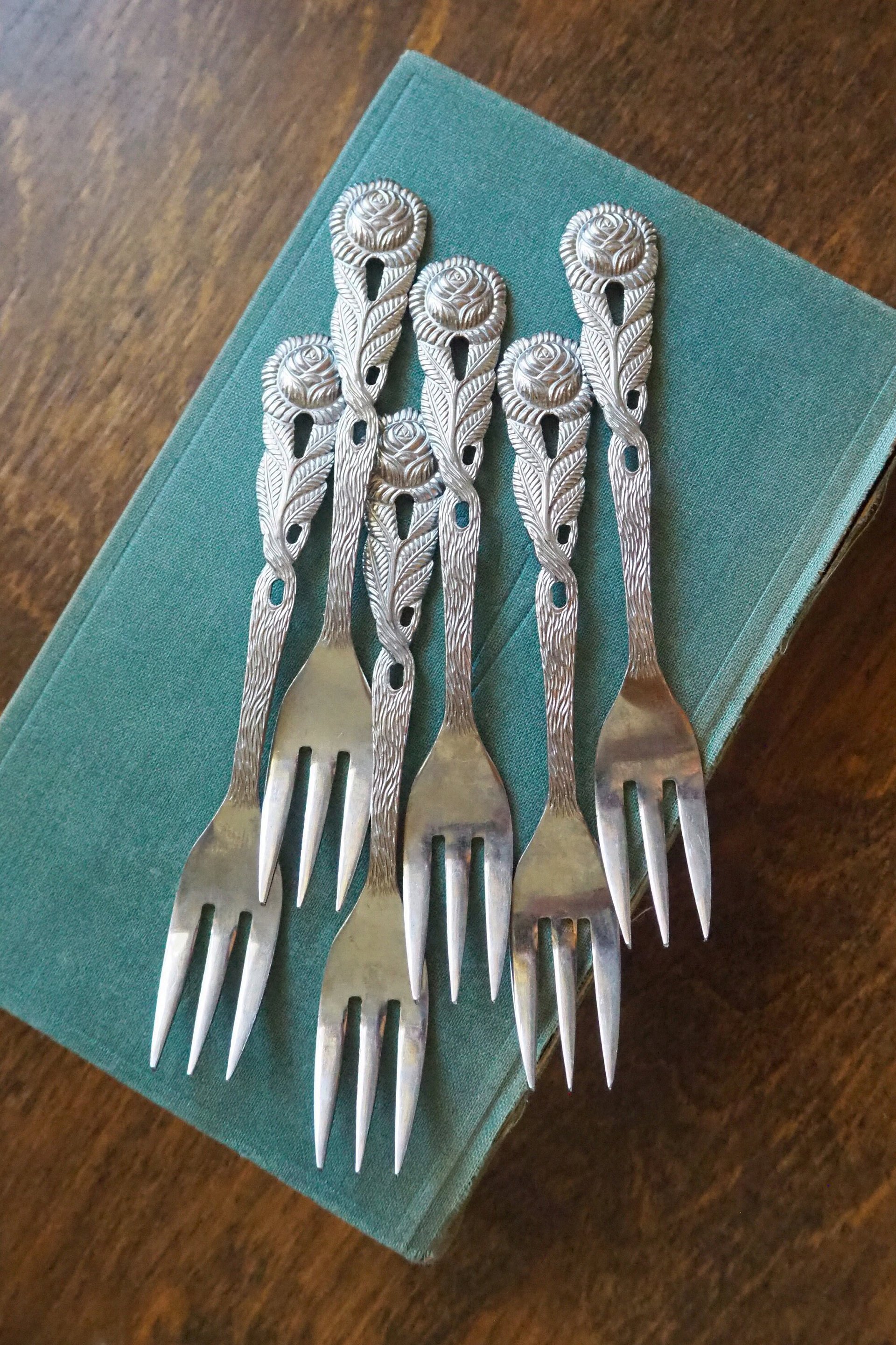 Set of six vintage dessert forks | Small vintage forks | Vintage dessert forks | Vintage dessert fork set | Amefa dessert forks
