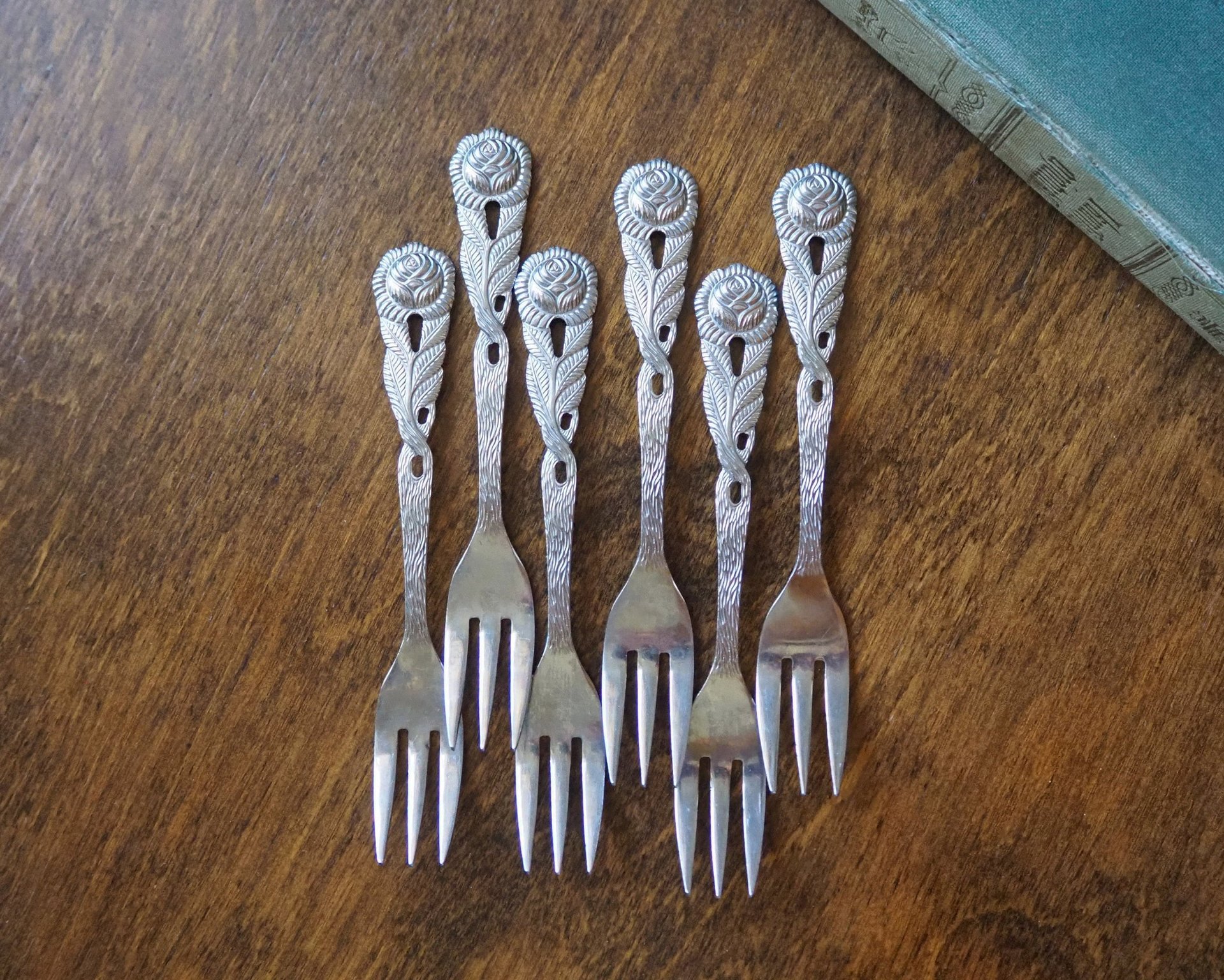 Set of six vintage dessert forks | Small vintage forks | Vintage dessert forks | Vintage dessert fork set | Amefa dessert forks