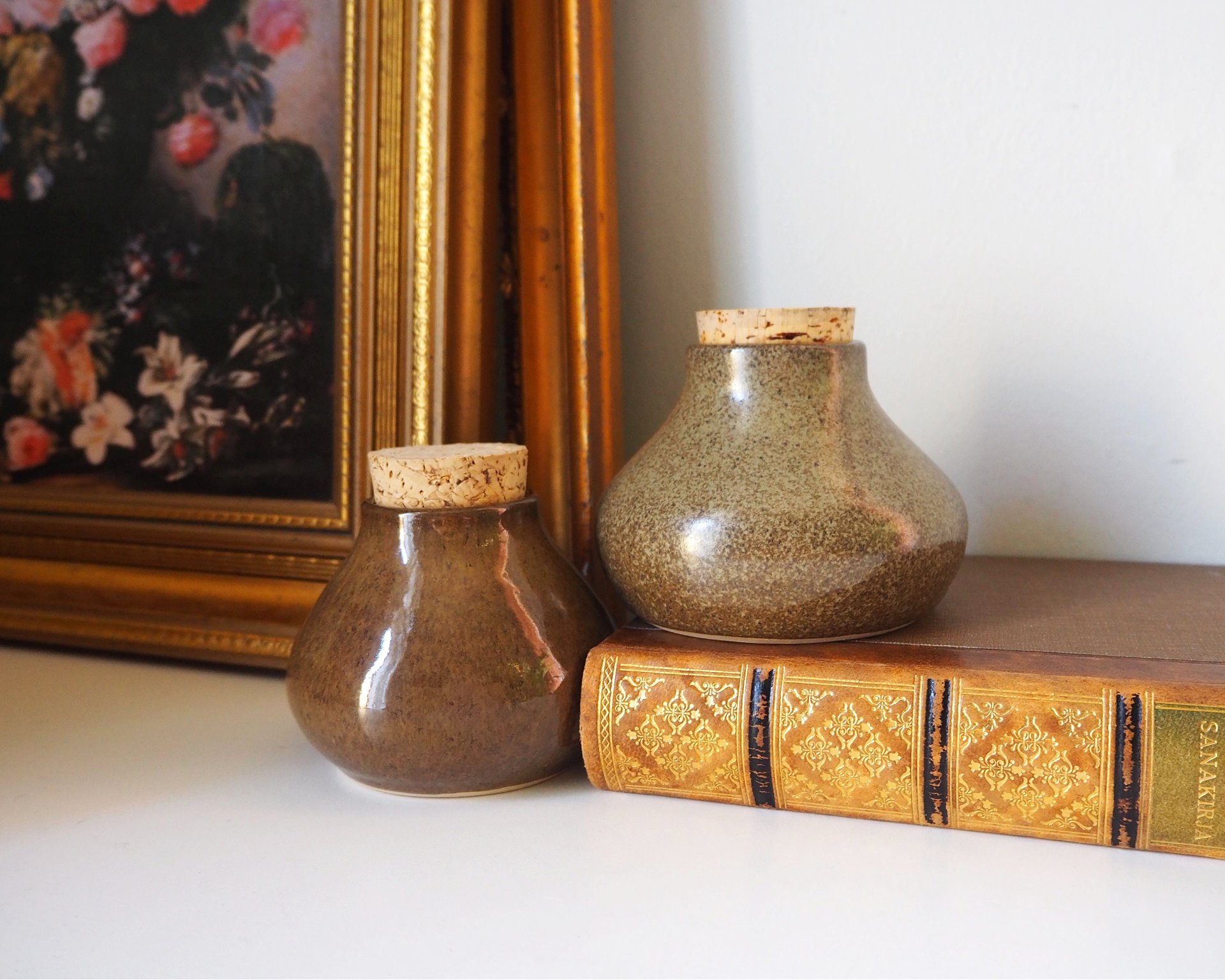 Set of two vintage ceramic jars | Glazed ceramic jars with cork lids | Brown stoneware jars | Vintage spice jars | Mismatched ceramic jars