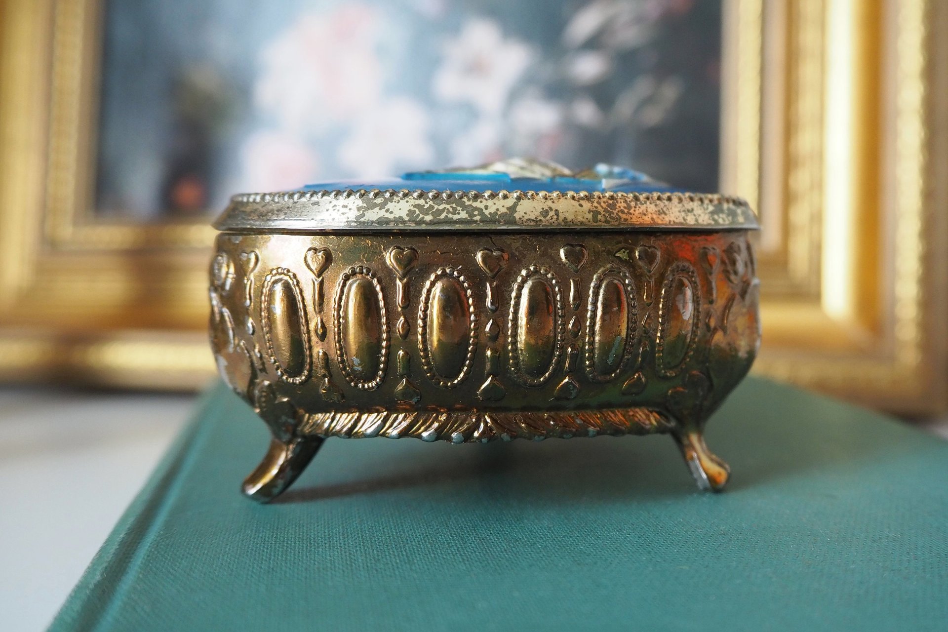 Vintage jewelry box | Heart shaped jewelry box | Vintage hinged trinket box | Small vintage jewelry box | Maritime jewelry box