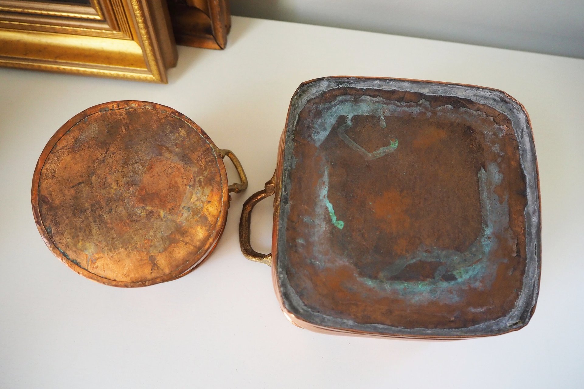 Set of two vintage copper planters | Mismatched copper planters | Round and rectangular copper planters | Vintage planters with handles