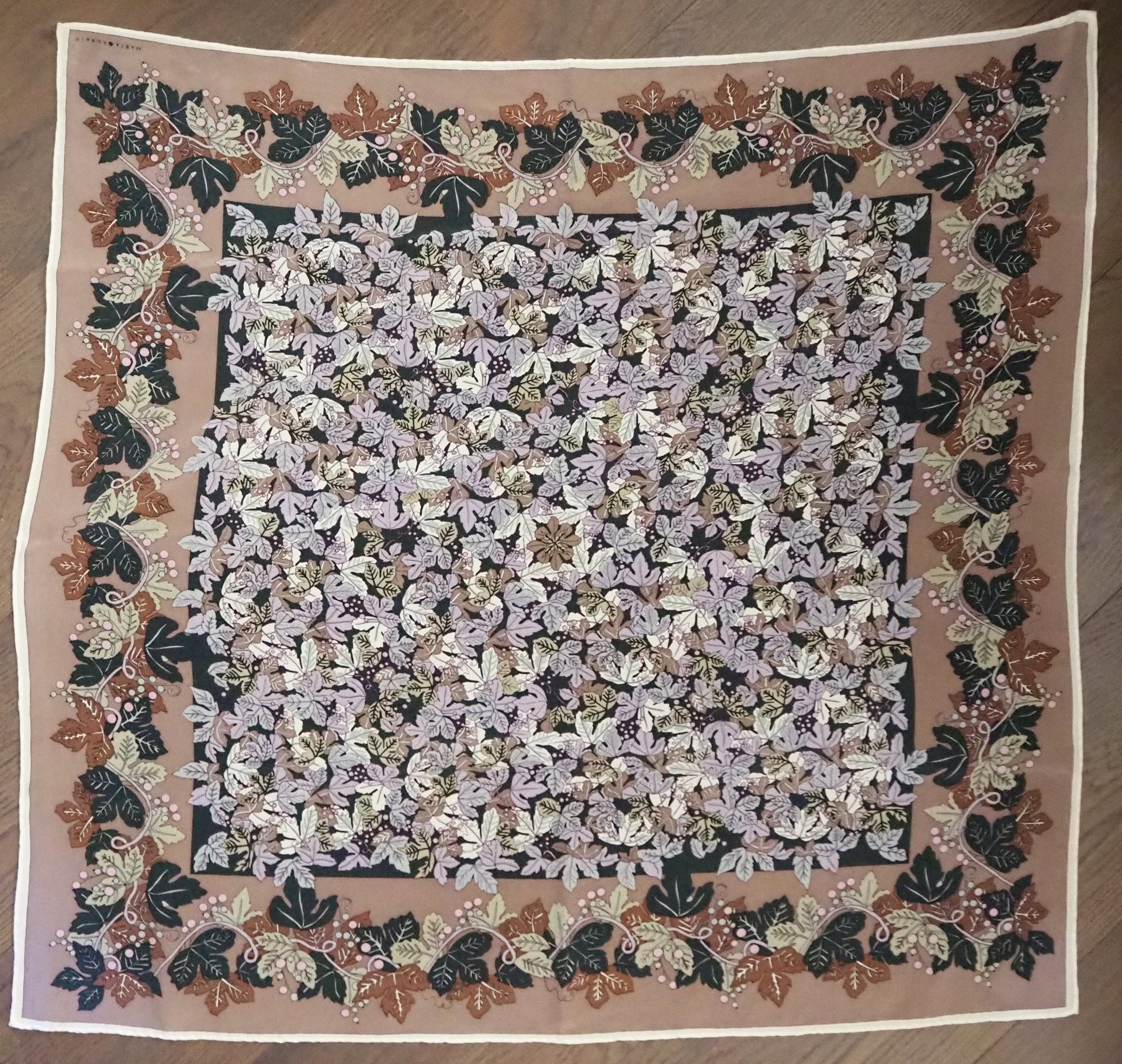 Vintage silk scarf | Vintage Marja Kurki scarf | Marja Kurki silk scarf | Vintage silk scarf with leaves