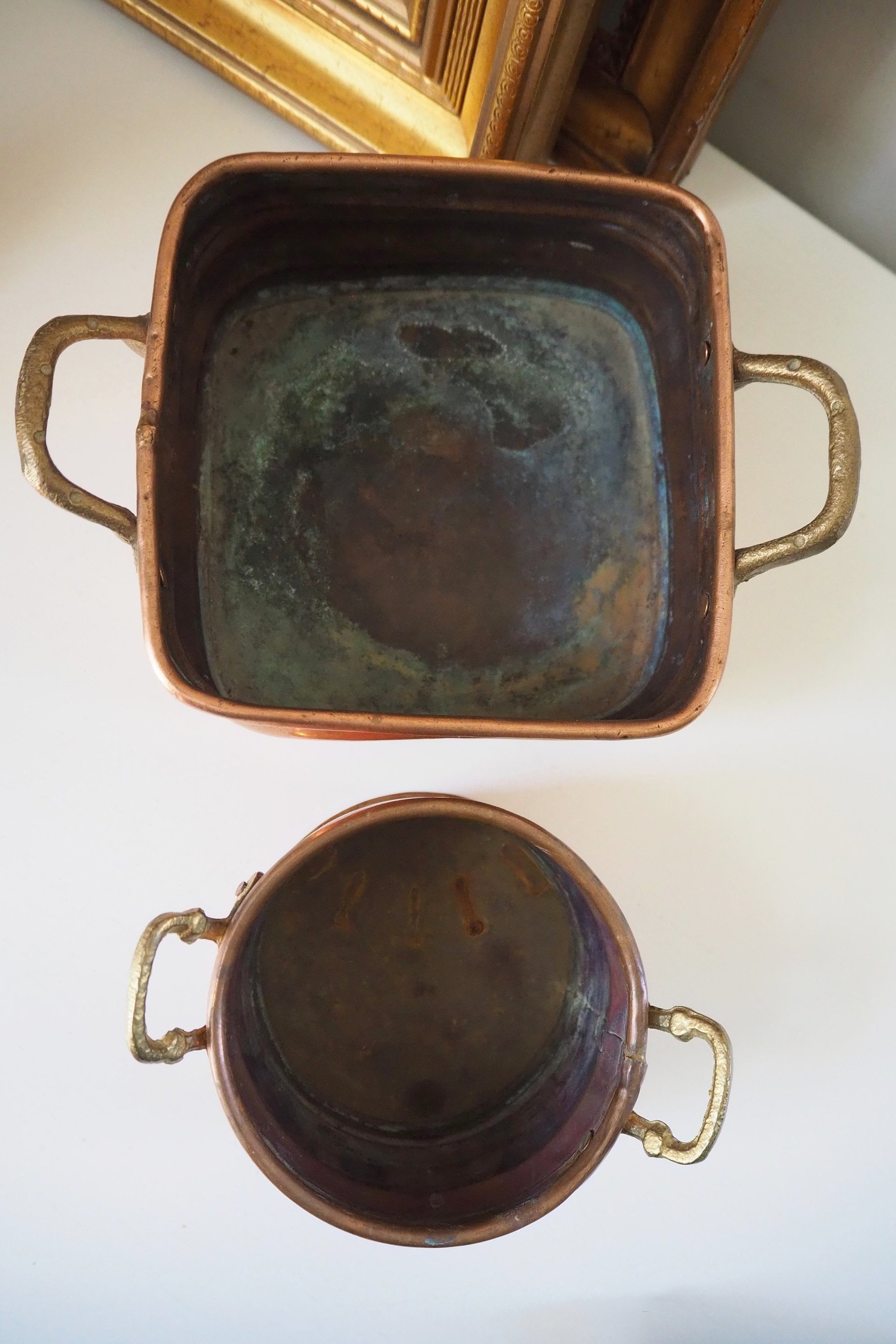 Set of two vintage copper planters | Mismatched copper planters | Round and rectangular copper planters | Vintage planters with handles