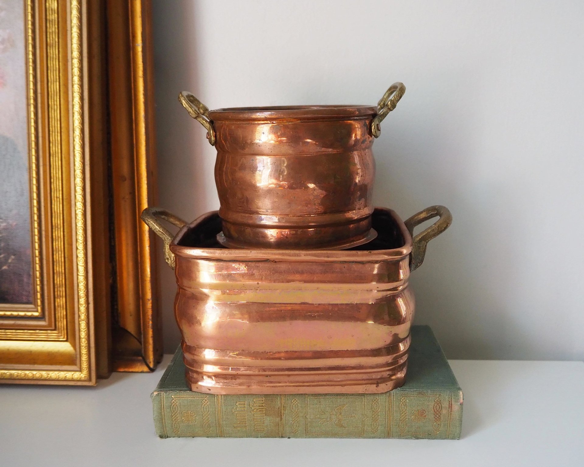 Set of two vintage copper planters | Mismatched copper planters | Round and rectangular copper planters | Vintage planters with handles