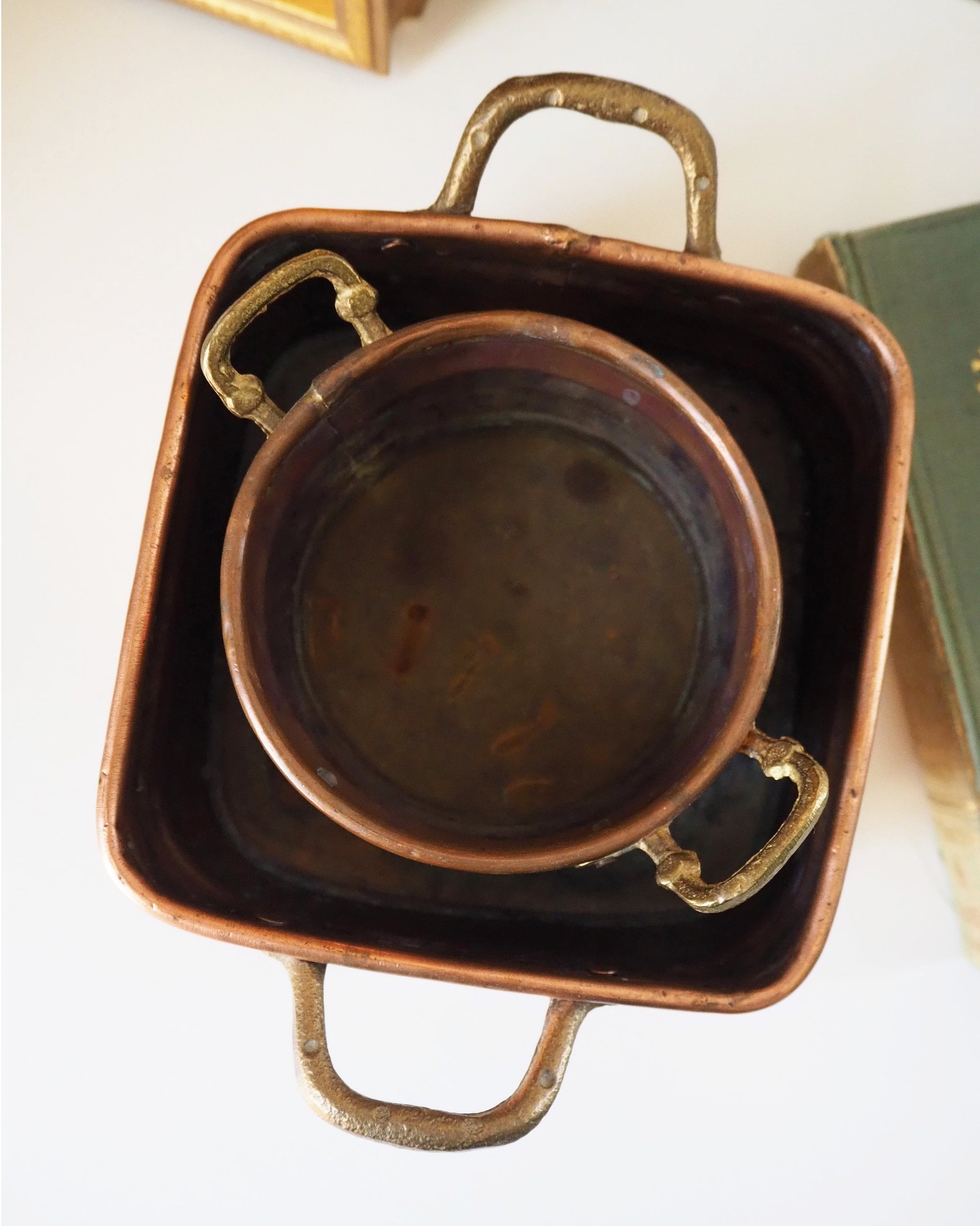 Set of two vintage copper planters | Mismatched copper planters | Round and rectangular copper planters | Vintage planters with handles