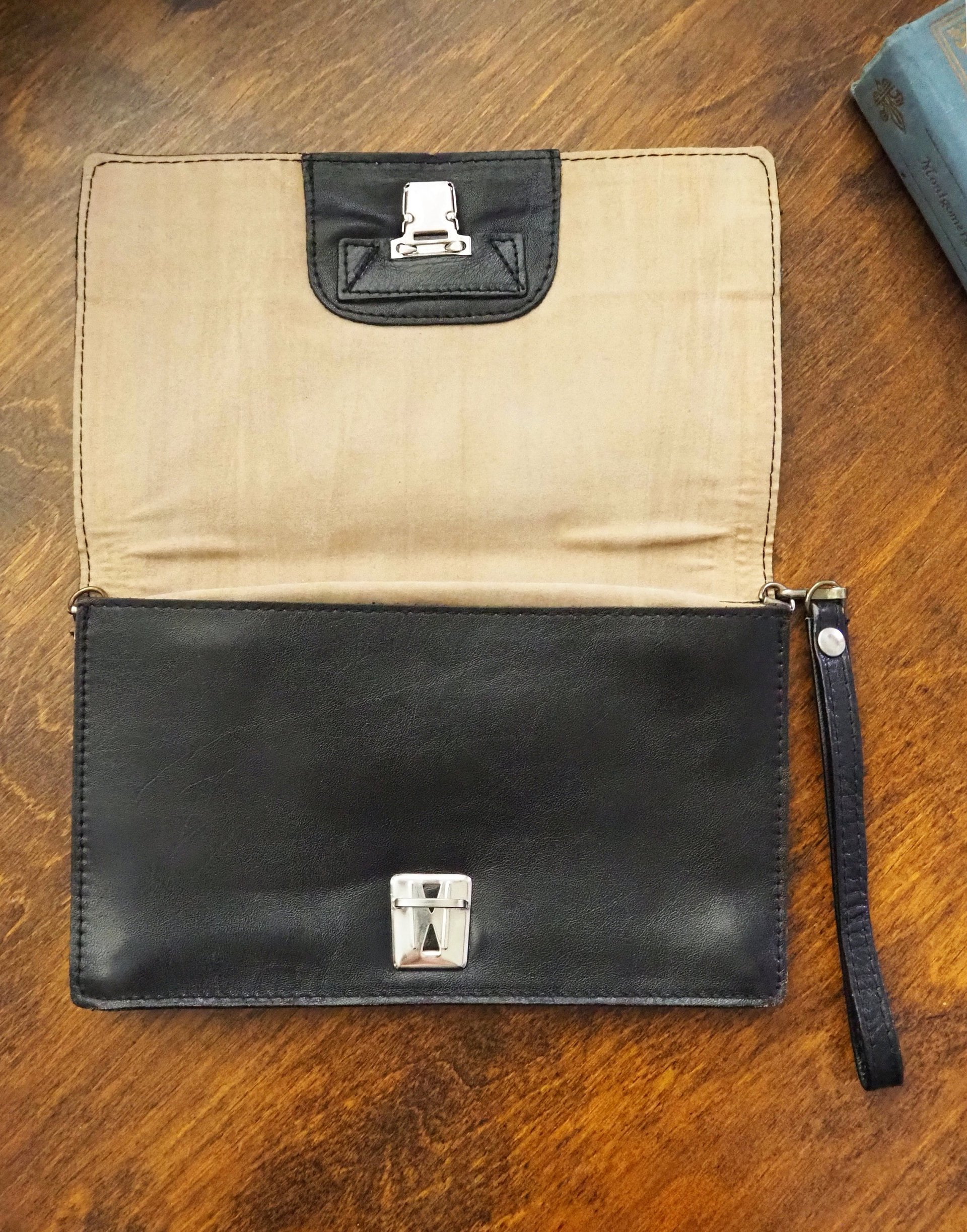 Vintage leather wristlet | Vintage leather bag | Black purse bag | Vintage wristlet | Vintage leather wrist bag | Black leather wristlet