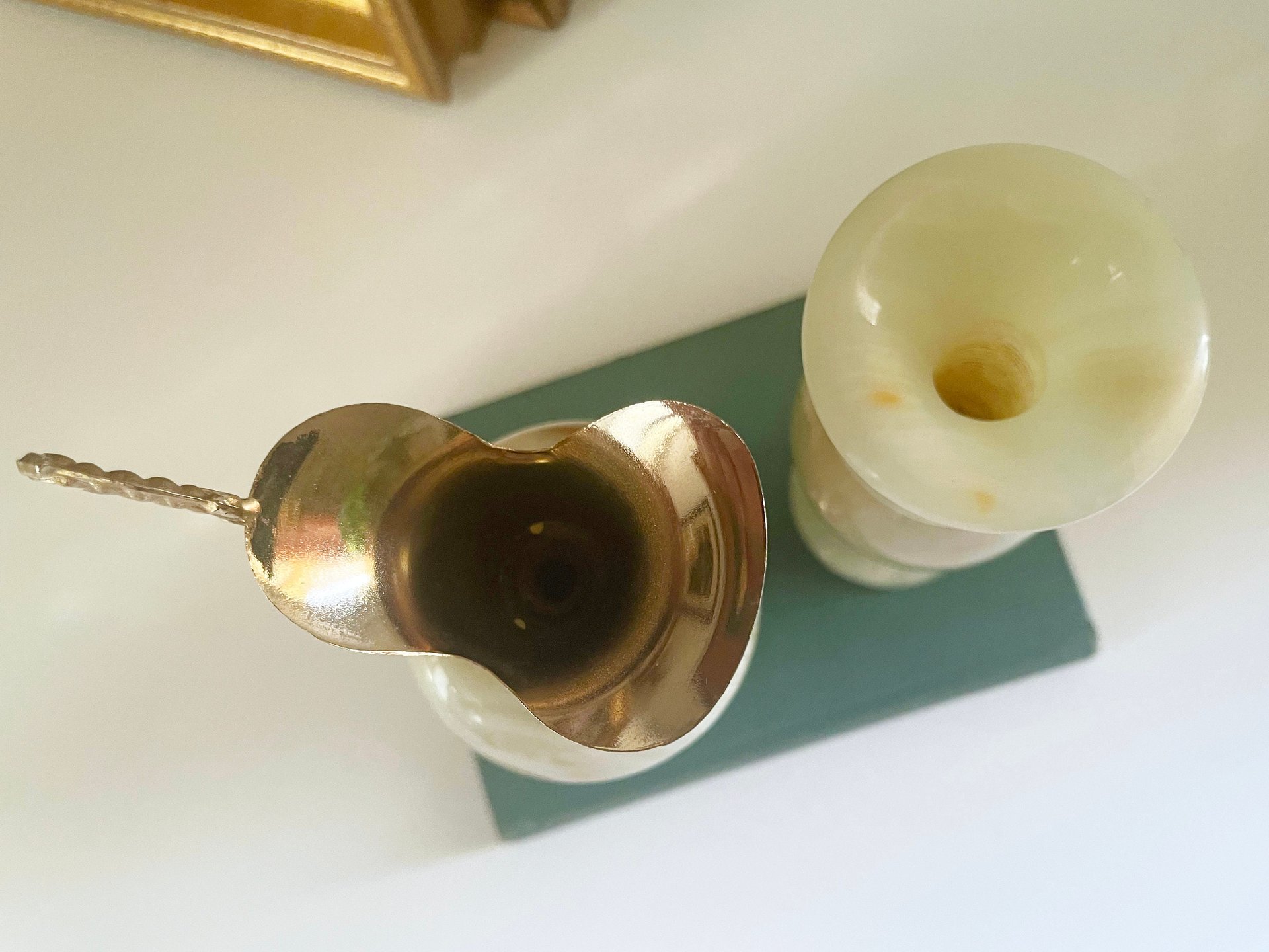Set of two vintage vases | Onyx vase and pitcher | Vintage bud vase | Vintage single flower vases | Vintage marble vases | Made in Italy