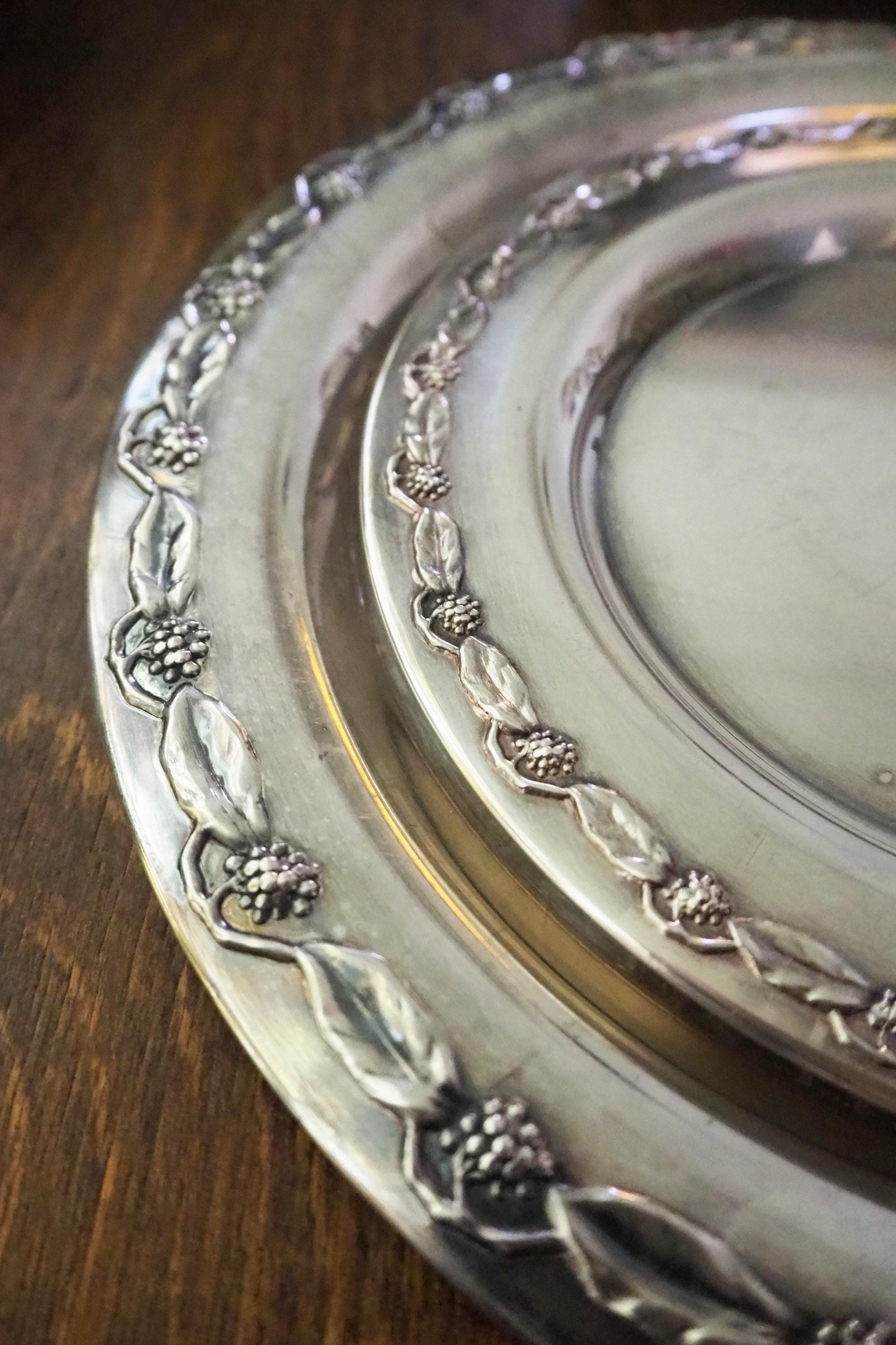 Set of two vintage alpacca silver plates | Alpacca silver platters | Vintage alpacca plates | Set of two small vintage trays