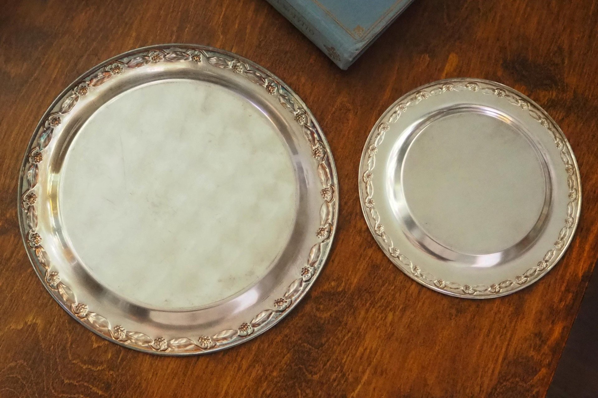 Set of two vintage alpacca silver plates | Alpacca silver platters | Vintage alpacca plates | Set of two small vintage trays