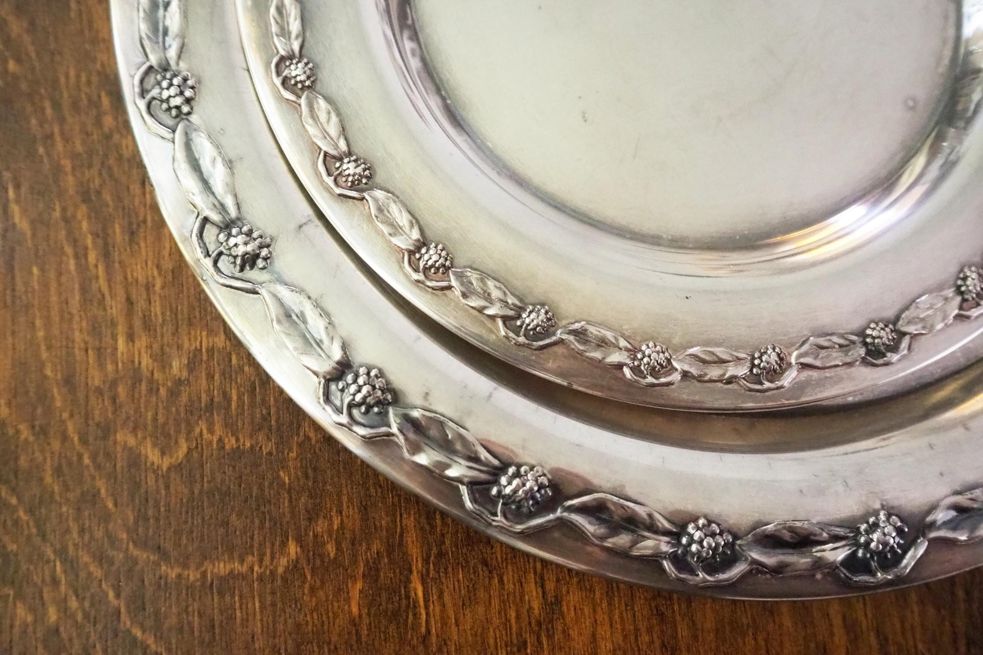Set of two vintage alpacca silver plates | Alpacca silver platters | Vintage alpacca plates | Set of two small vintage trays