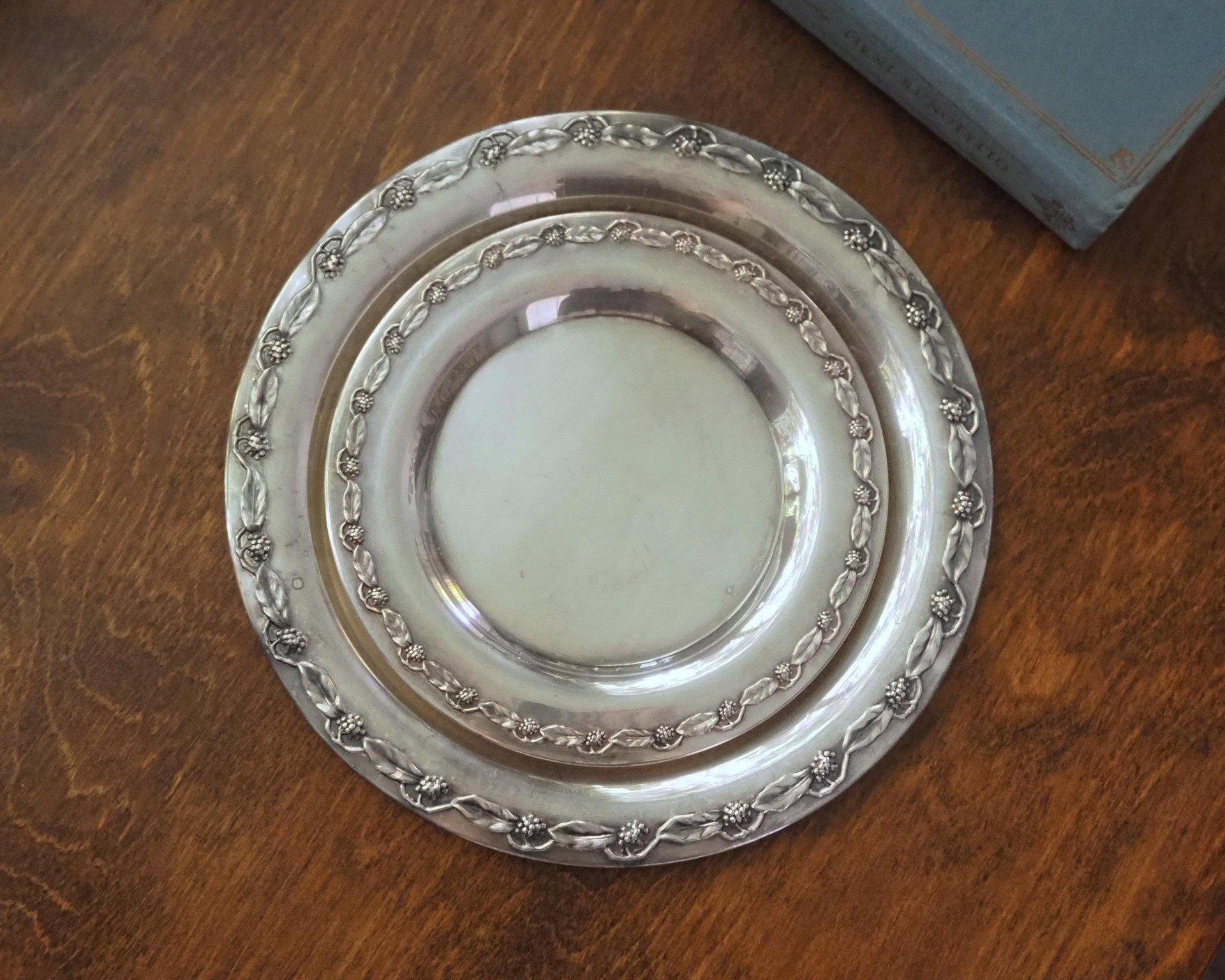 Set of two vintage alpacca silver plates | Alpacca silver platters | Vintage alpacca plates | Set of two small vintage trays