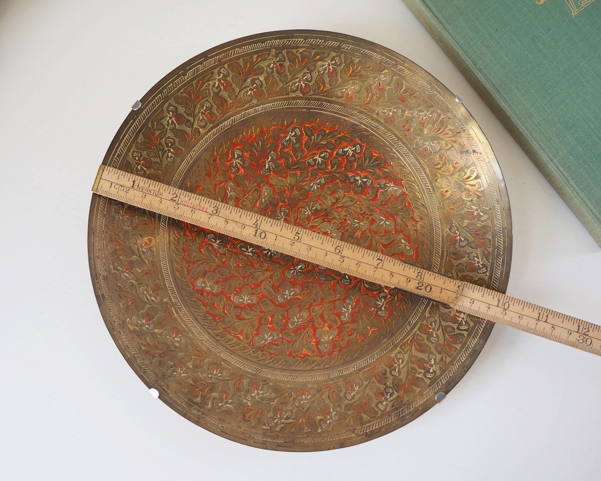 Vintage brass wall plate | Decorative wall plate | Engraved brass plate | Vintage brass plate | Brass wall plate