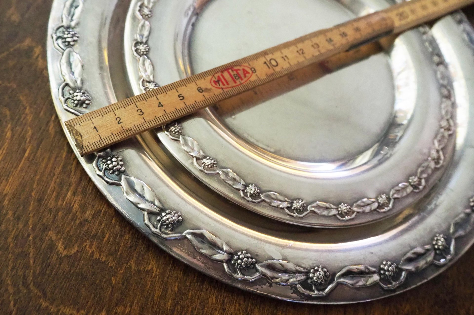 Set of two vintage alpacca silver plates | Alpacca silver platters | Vintage alpacca plates | Set of two small vintage trays
