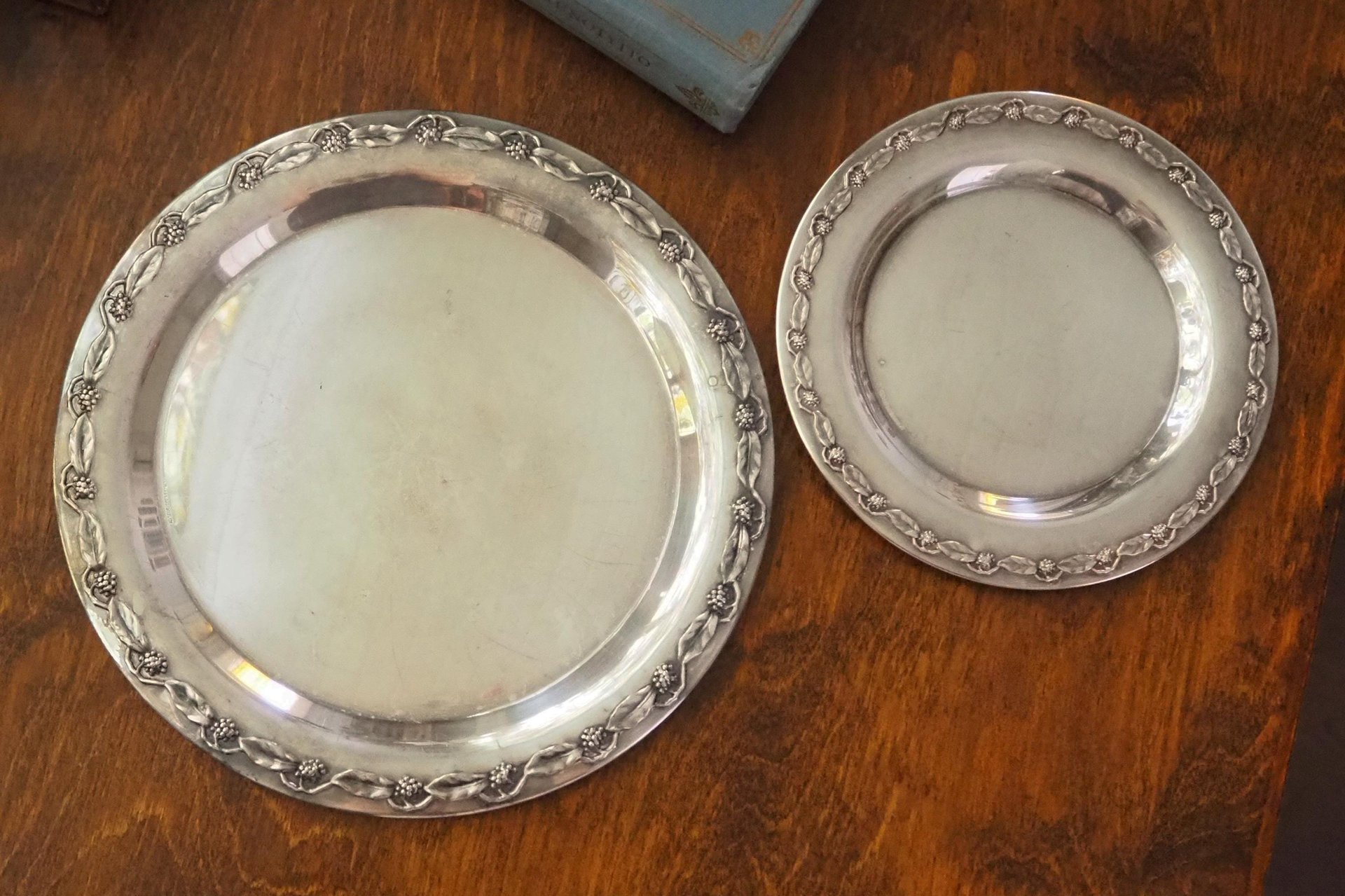 Set of two vintage alpacca silver plates | Alpacca silver platters | Vintage alpacca plates | Set of two small vintage trays