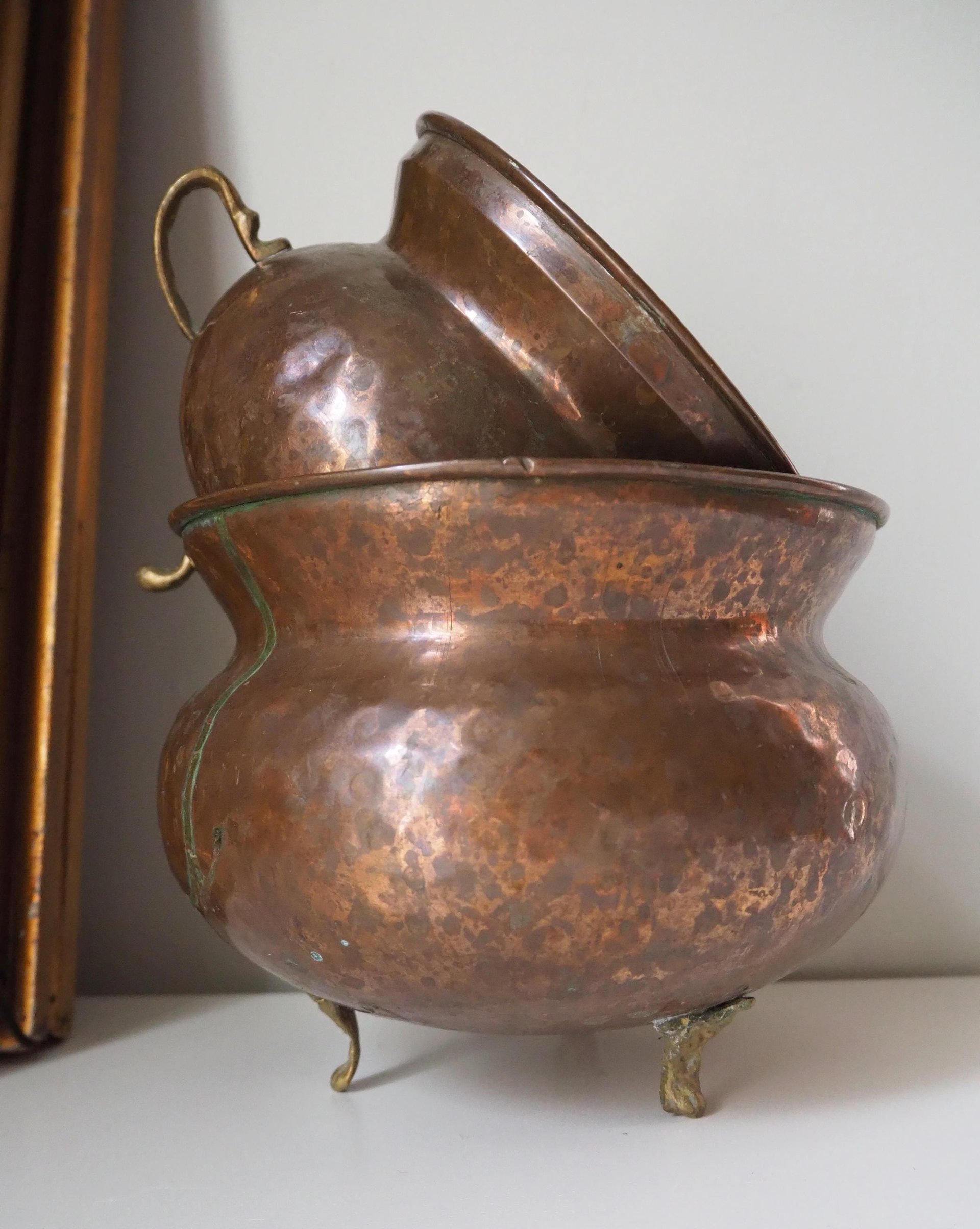 Set of two vintage copper planters | Mismatched copper planters | Round copper planters | Vintage planters with handles