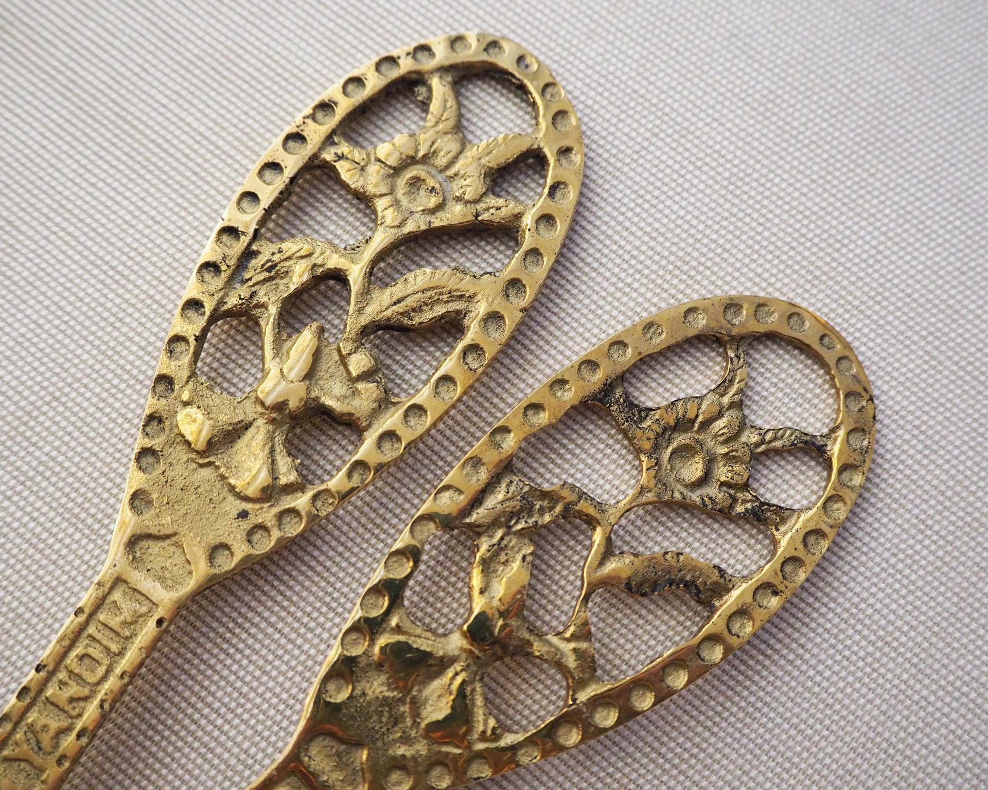 Vintage salad servers | Brass salad servers | Vintage serving utensils | Vintage brass salad servers | Brass serving utensils