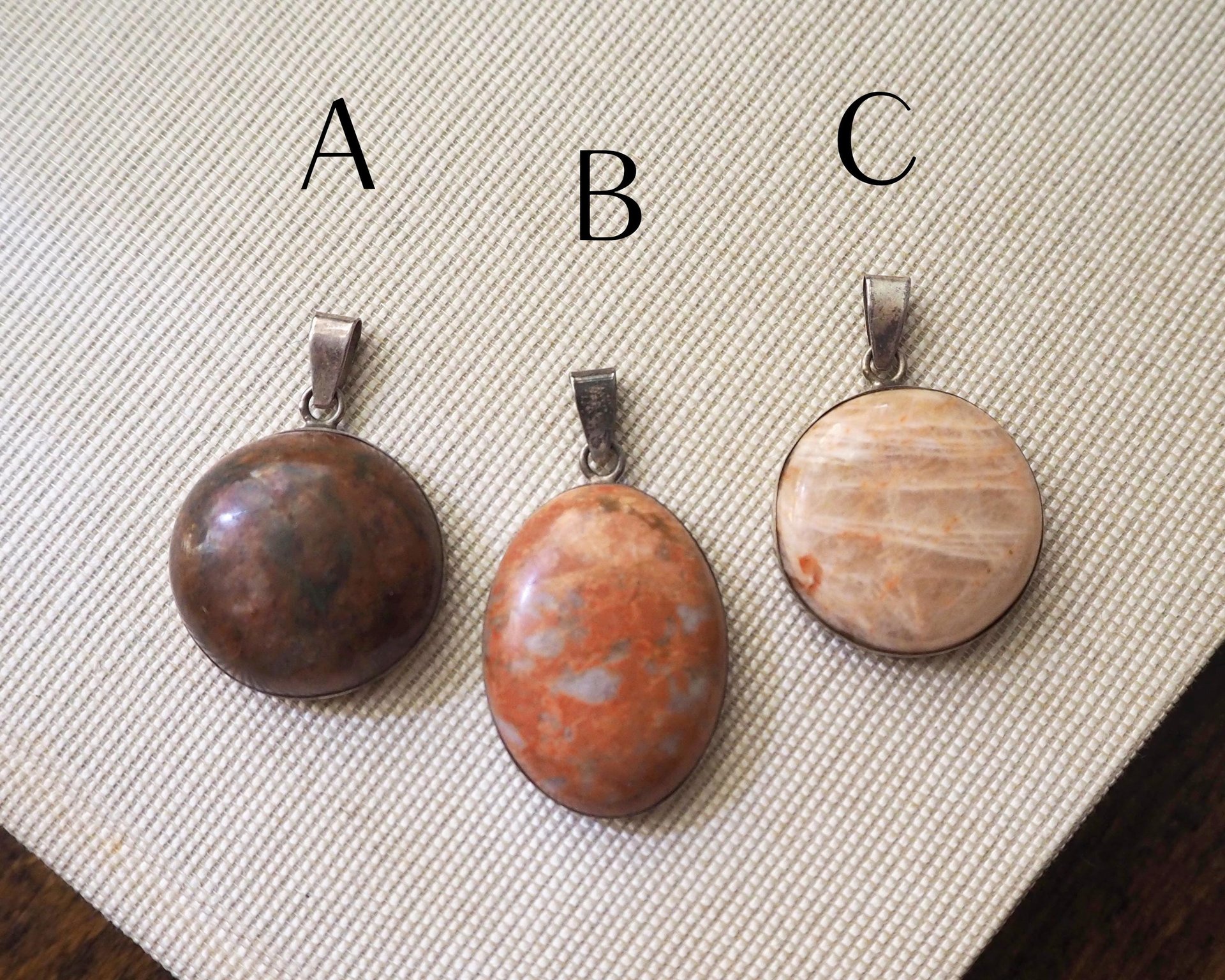 Vintage pendants | Semi-precious stone pendants | Simple stone pendants | Vintage jewelry | Silver and stone pendants