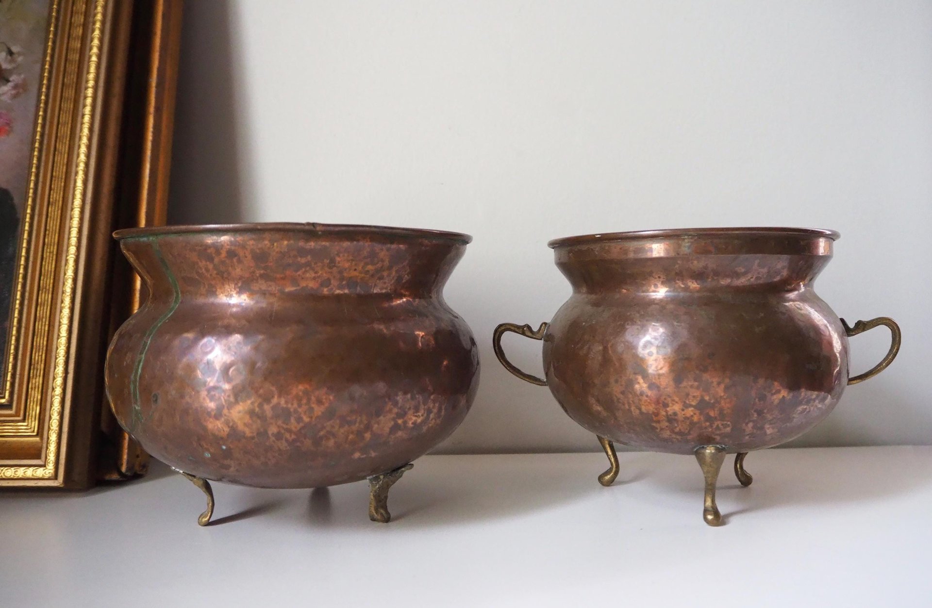 Set of two vintage copper planters | Mismatched copper planters | Round copper planters | Vintage planters with handles