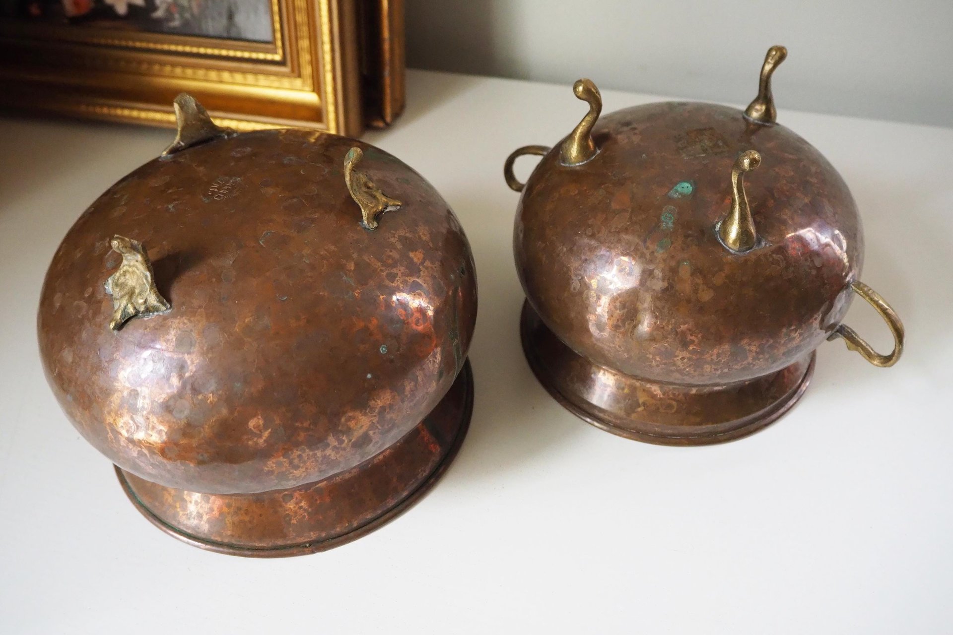 Set of two vintage copper planters | Mismatched copper planters | Round copper planters | Vintage planters with handles