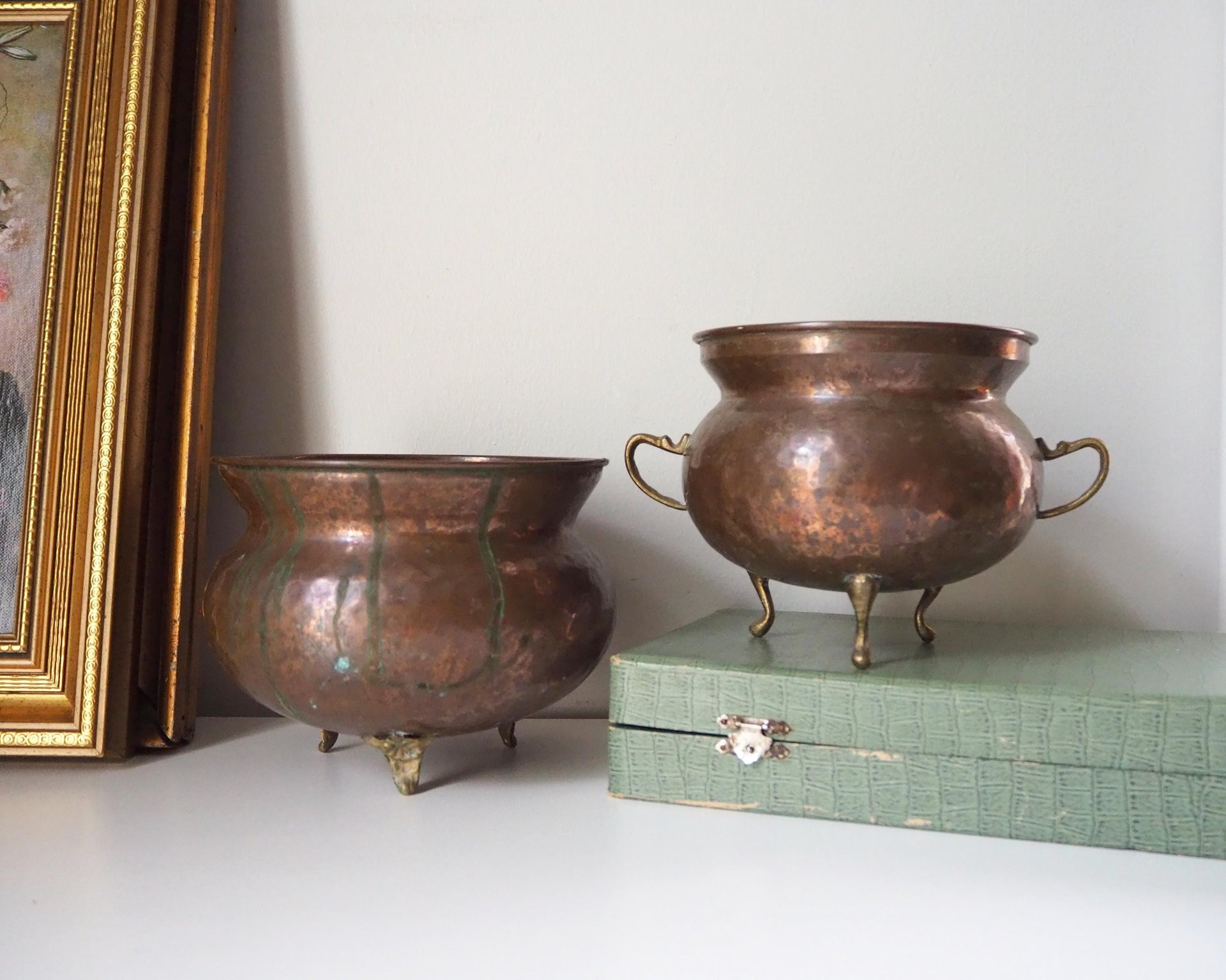 Set of two vintage copper planters | Mismatched copper planters | Round copper planters | Vintage planters with handles