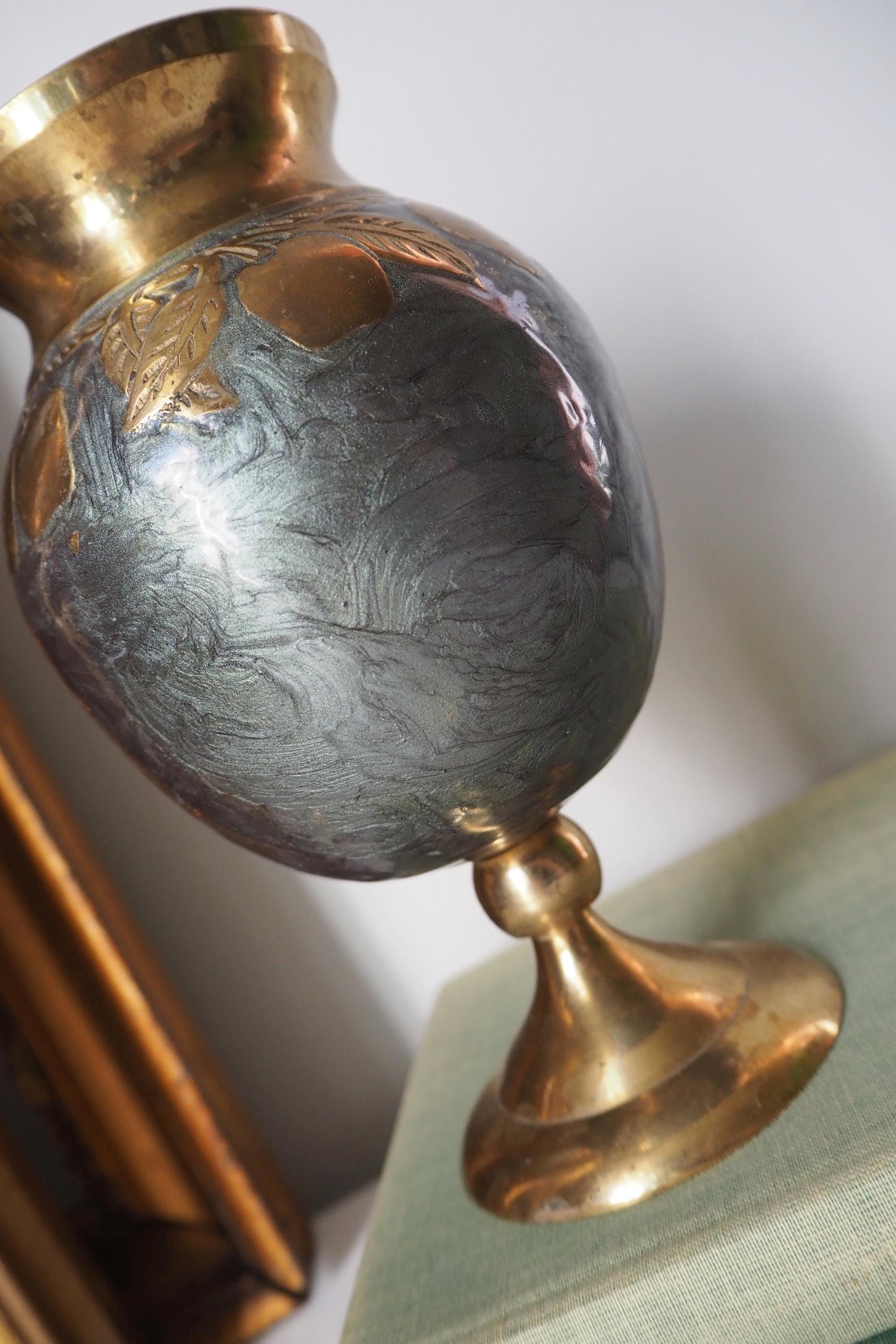 Vintage brass vase | Enameled vase with a fruit motif | Vintage vase | Brass and enamel vase | Chunky vase | Brass vase