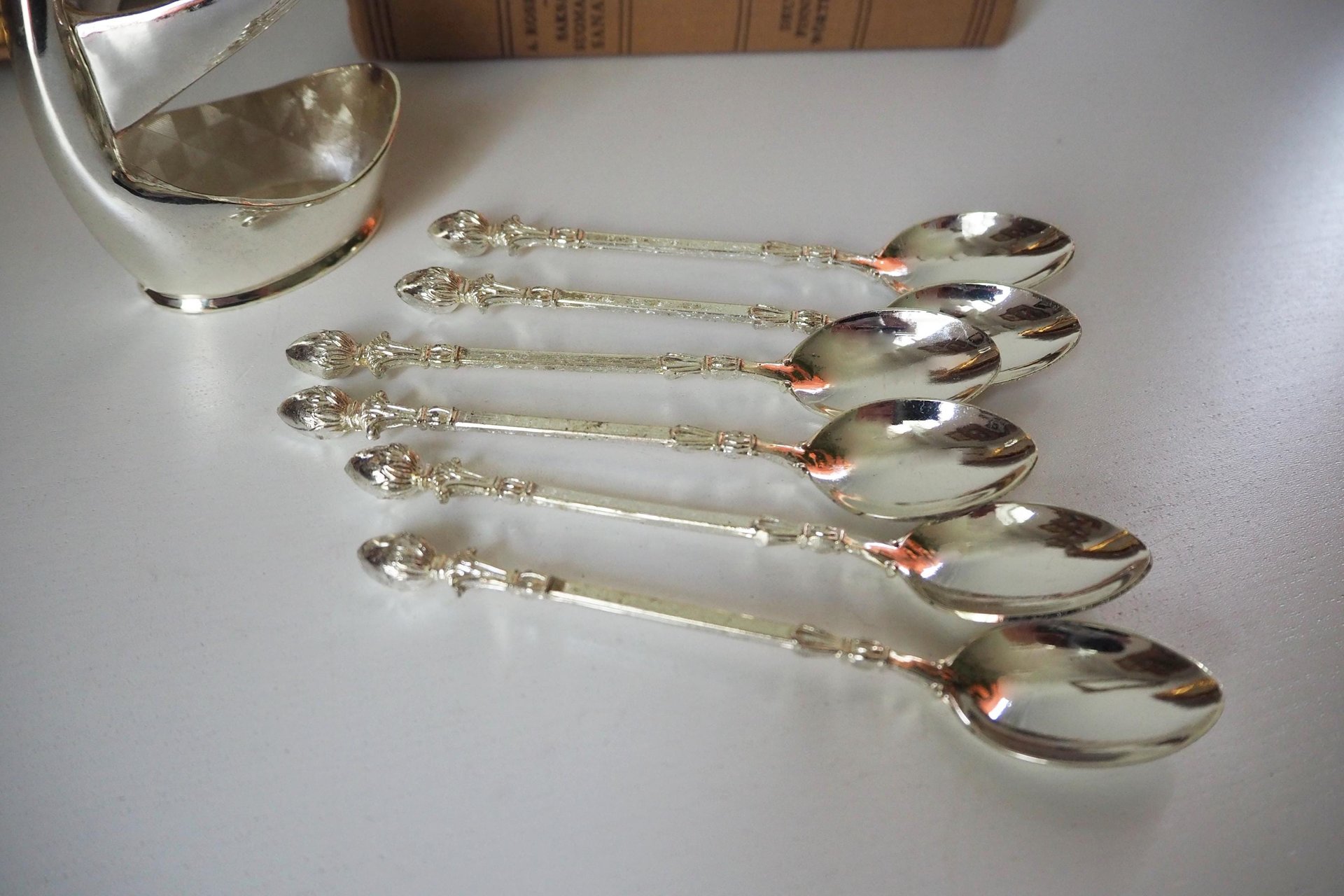 Vintage teaspoon set with swan holder | Vintage silver plated spoons | Silver plated spoons with spoon holder | Swan spoon holder