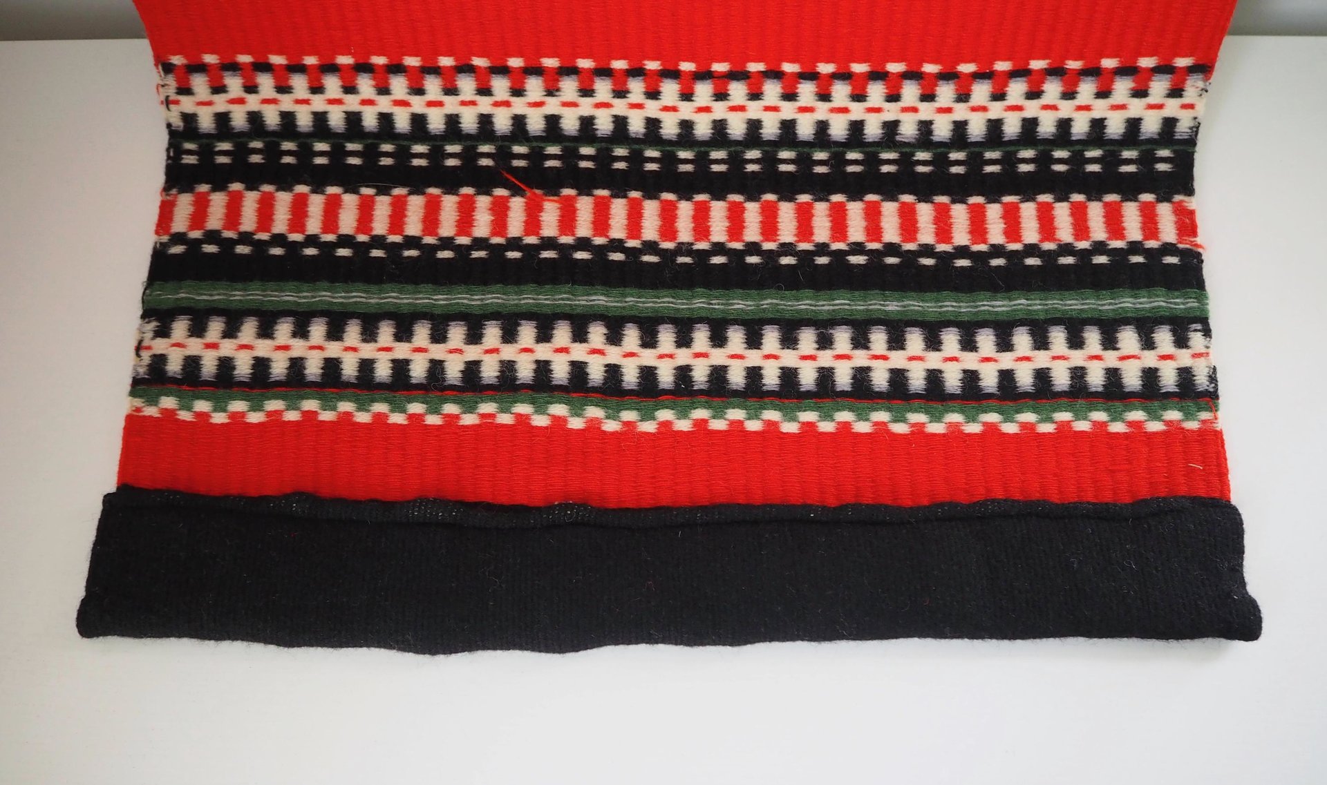 Vintage wall hanging | Large wall hanging | Scandinavian woven textile | Geometrical wall hanging | Large Scandinavian wall hanging