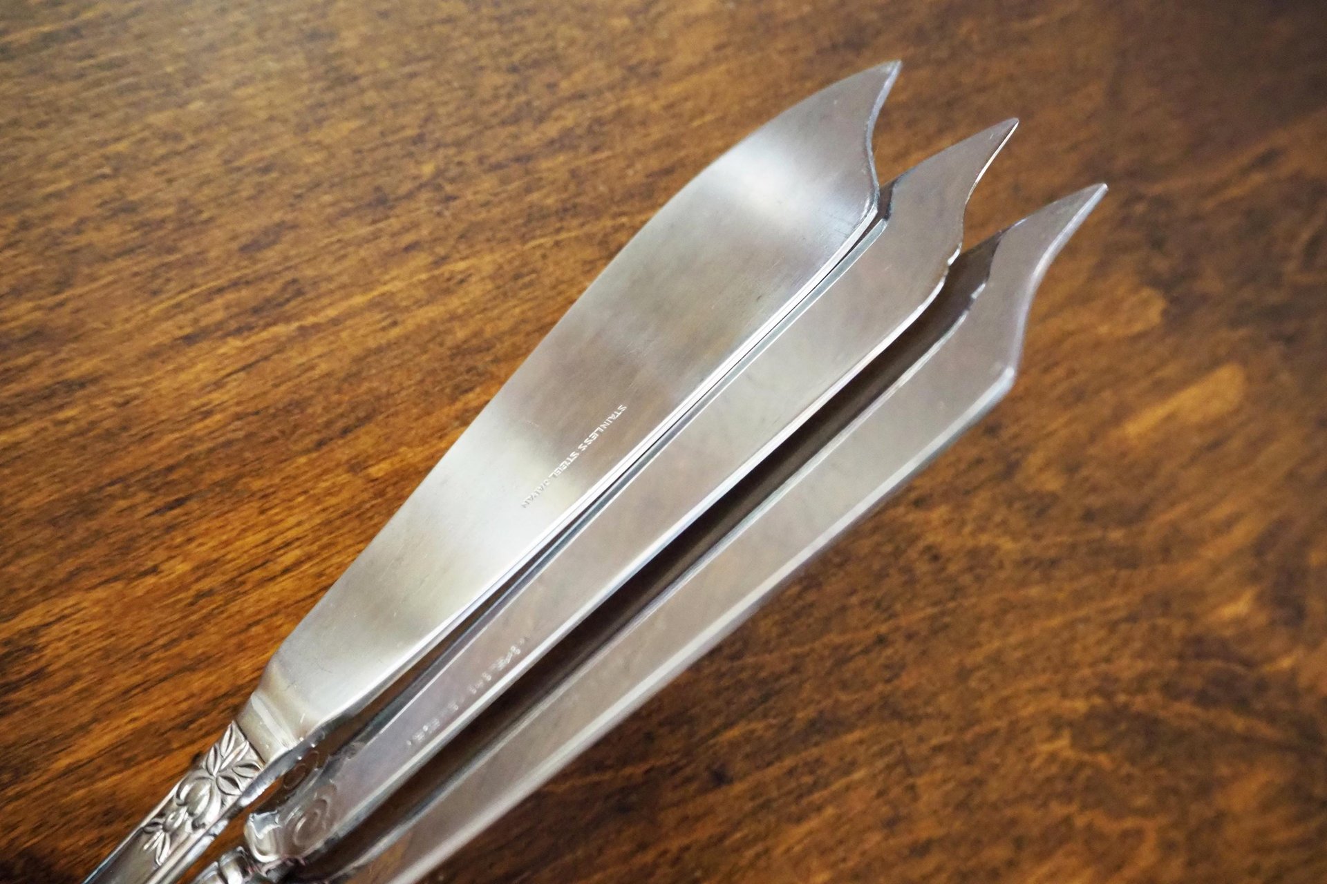 Vintage cake knives | Vintage silver tone cake knives  | Stainless steel cake knives | Ornate cake servers | Mismatched cake knives