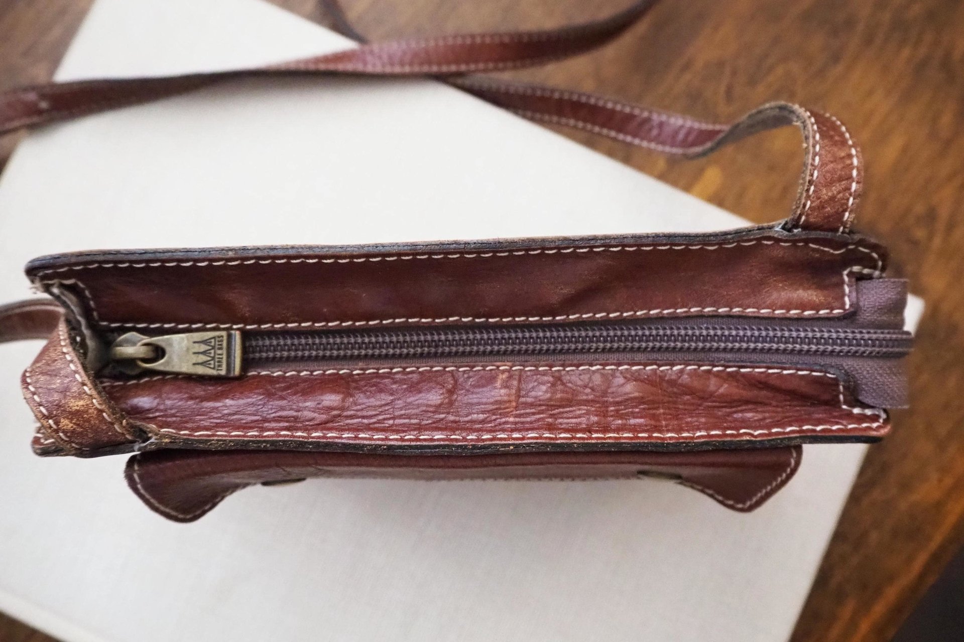 Vintage leather bag | Small vintage crossbody bag | Brown crossbody bag | Vintage leather crossbody bag | Three Bags leather bag