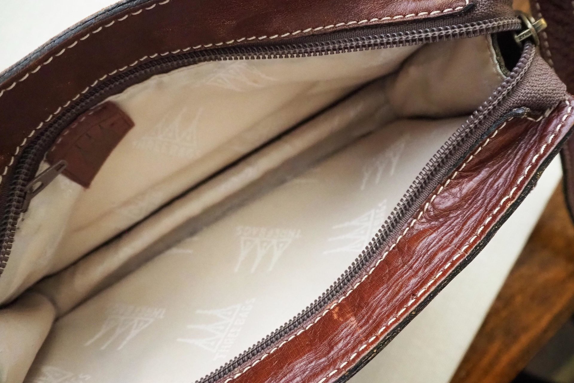 Vintage leather bag | Small vintage crossbody bag | Brown crossbody bag | Vintage leather crossbody bag | Three Bags leather bag