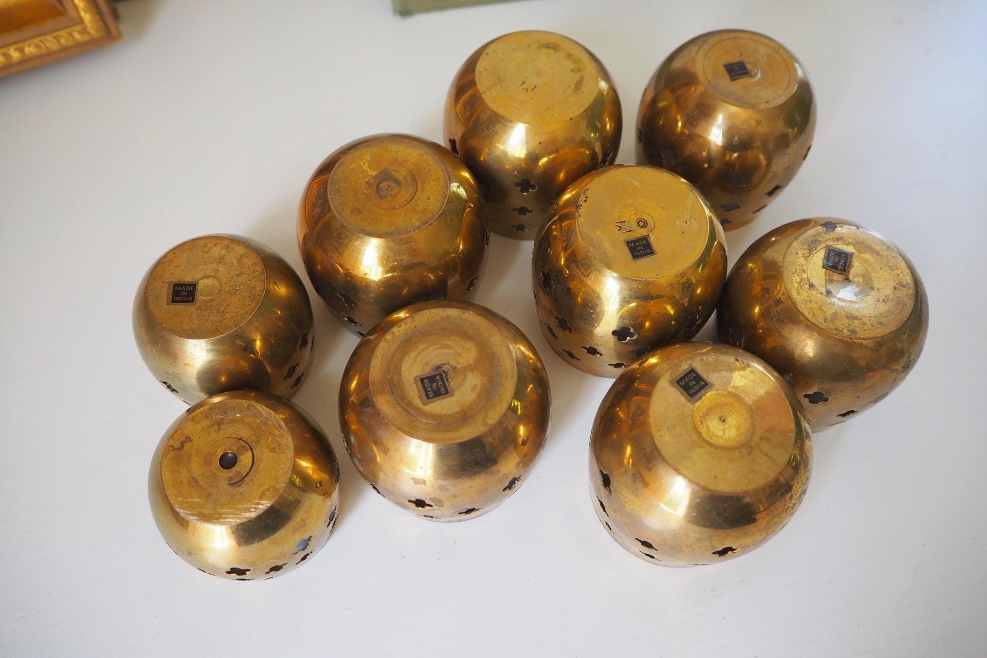 Set of nine vintage tealight candle holders | Brass tealight candleholders | Vintage brass votive candleholders | Brass tealight holders