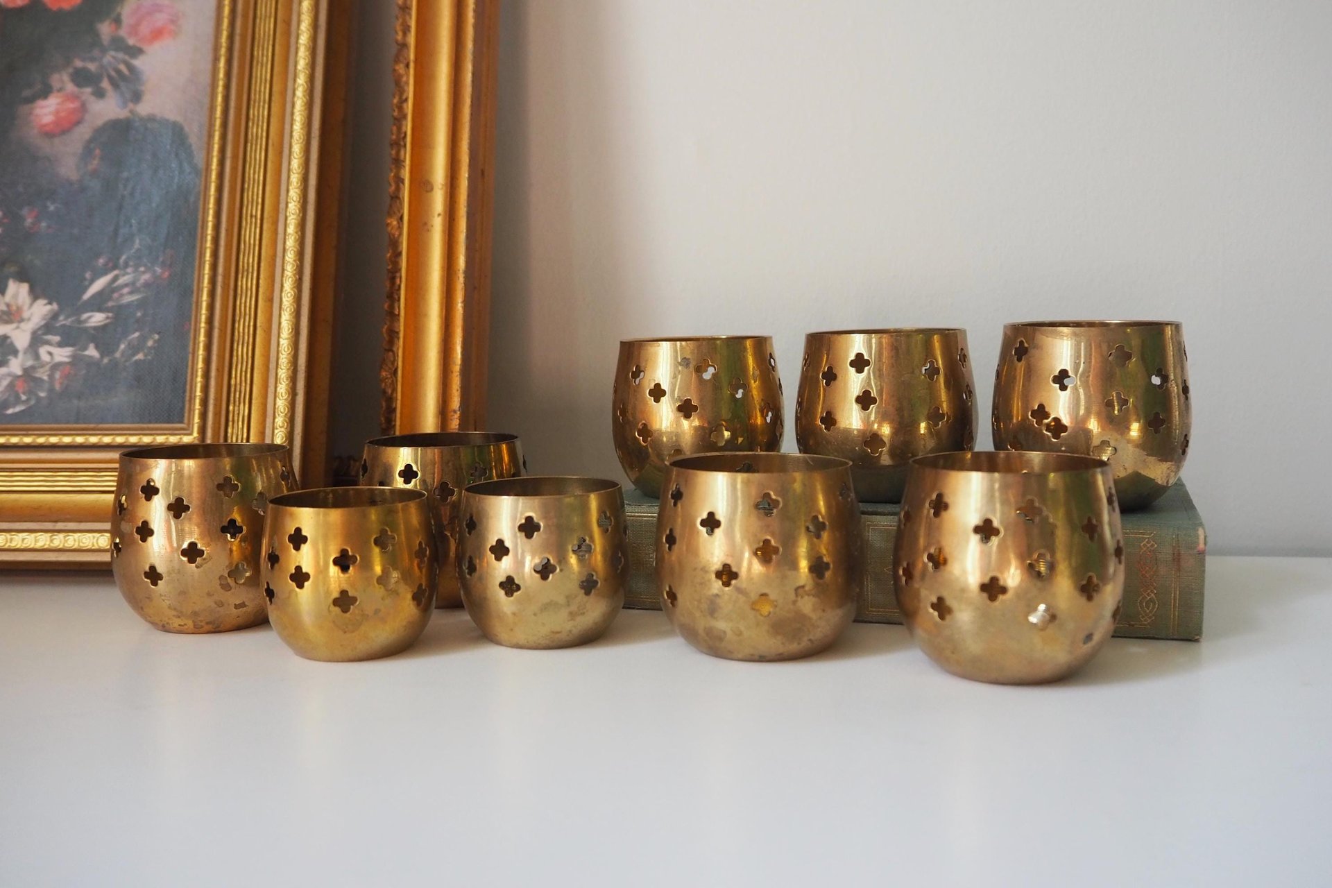Set of nine vintage tealight candle holders | Brass tealight candleholders | Vintage brass votive candleholders | Brass tealight holders