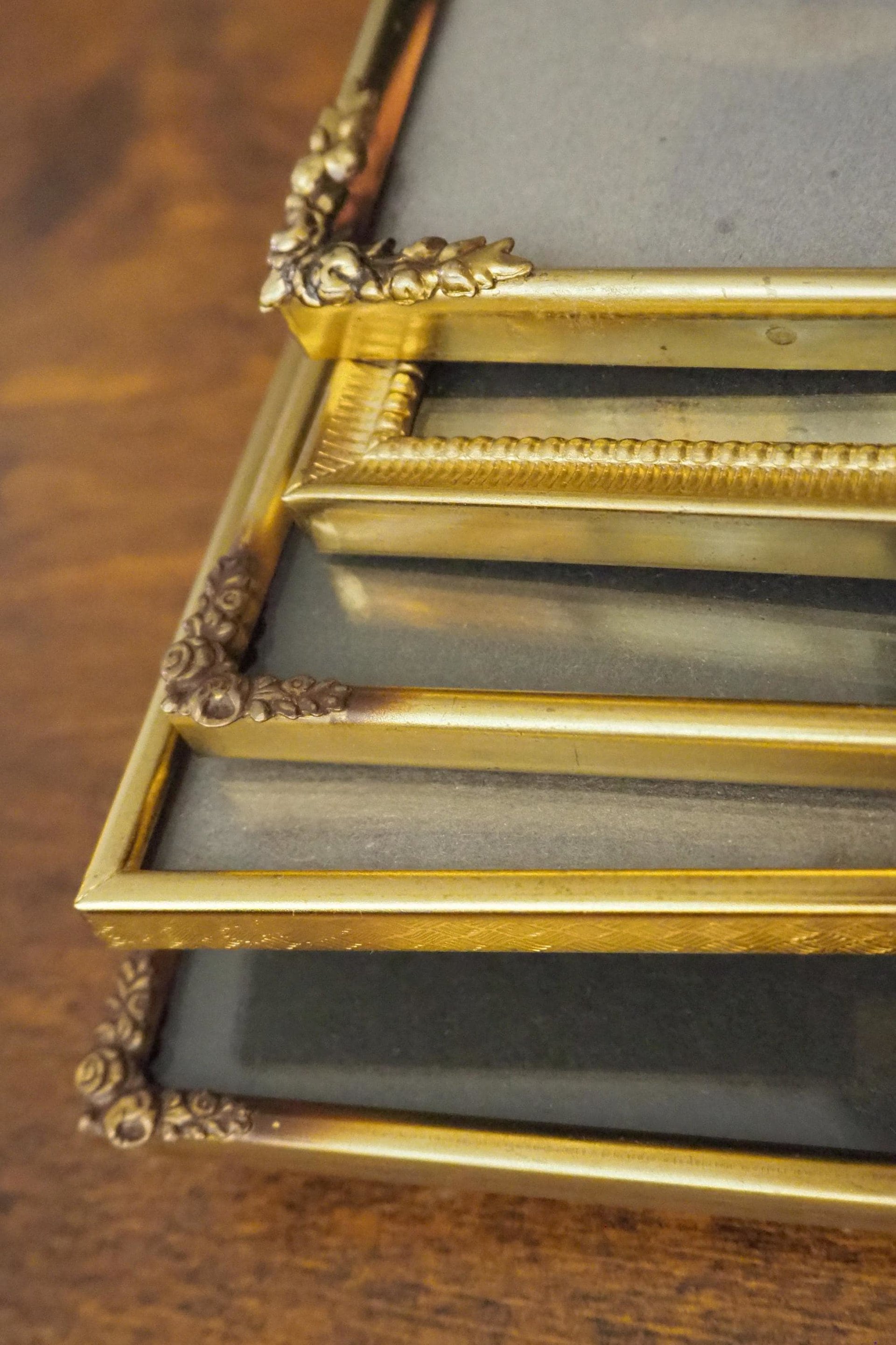 Set of five vintage photo frames | Mismatched photo frames | Set of five brass vintage frames | Vintage brass picture frames