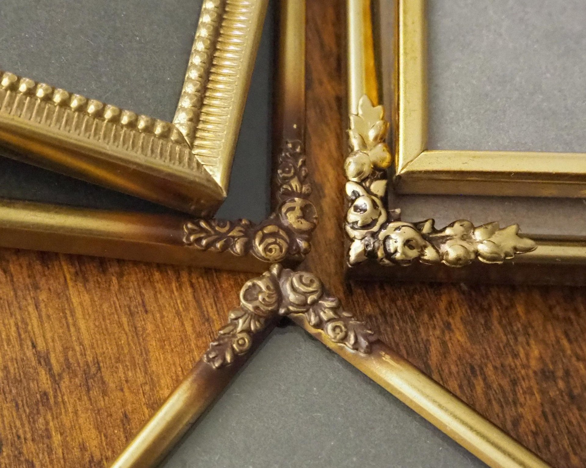 Set of five vintage photo frames | Mismatched photo frames | Set of five brass vintage frames | Vintage brass picture frames