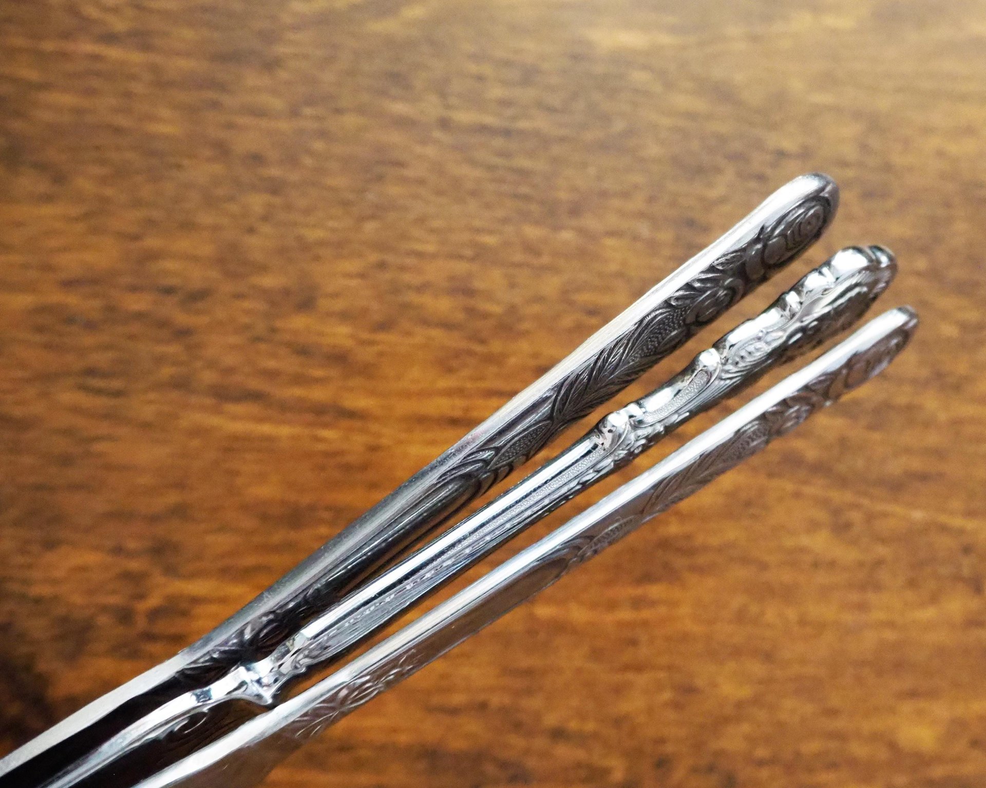 Vintage cake knives | Vintage silver tone cake knives  | Stainless steel cake knives | Ornate cake servers | Mismatched cake knives