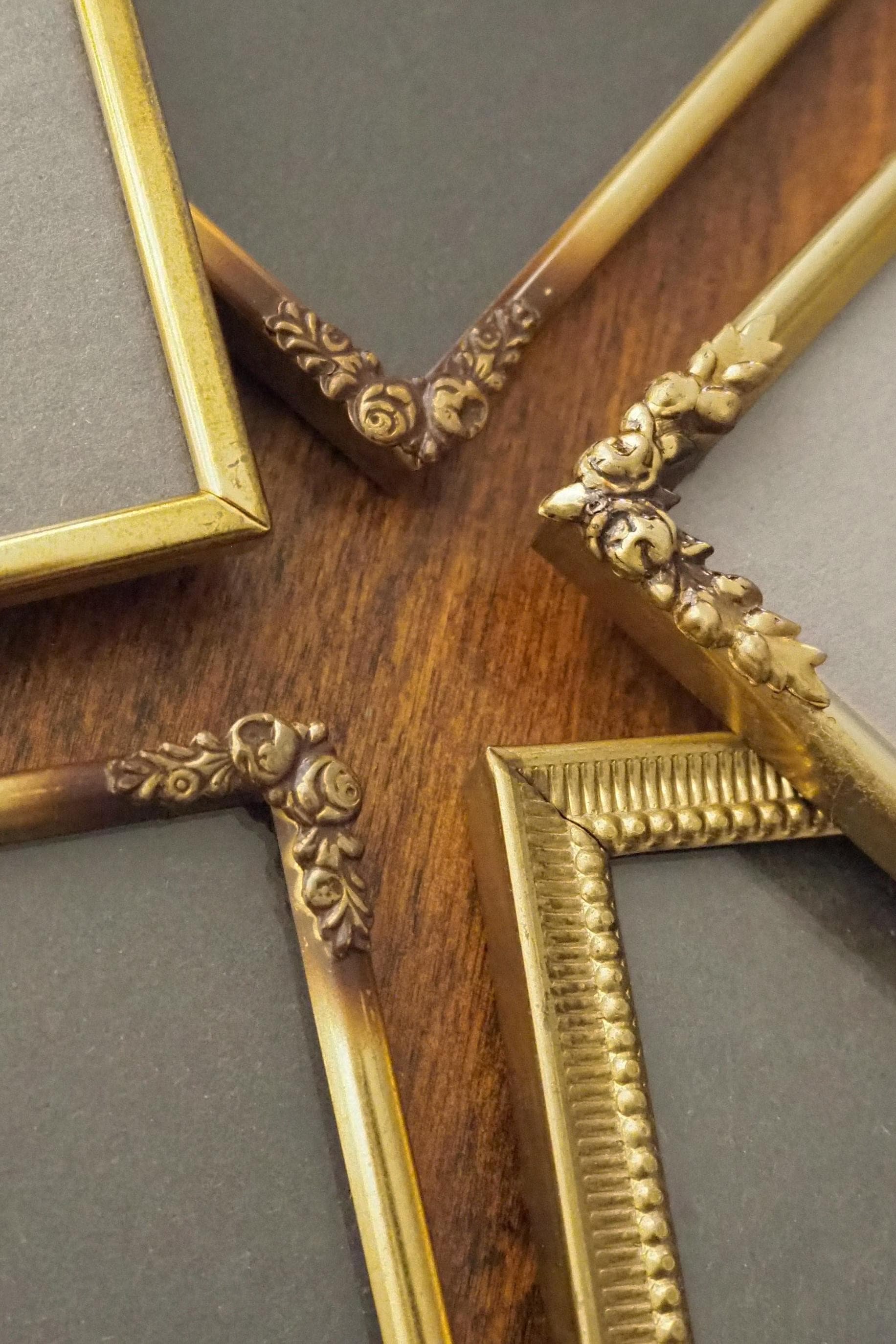 Set of five vintage photo frames | Mismatched photo frames | Set of five brass vintage frames | Vintage brass picture frames