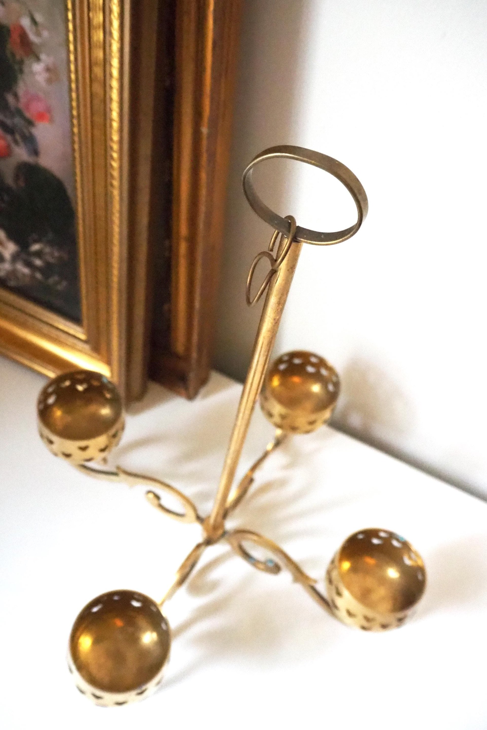 Vintage hanging tealight candle holder | Vintage candelabrum | Hanging brass candelabrum | Hanging brass votive candelabrum