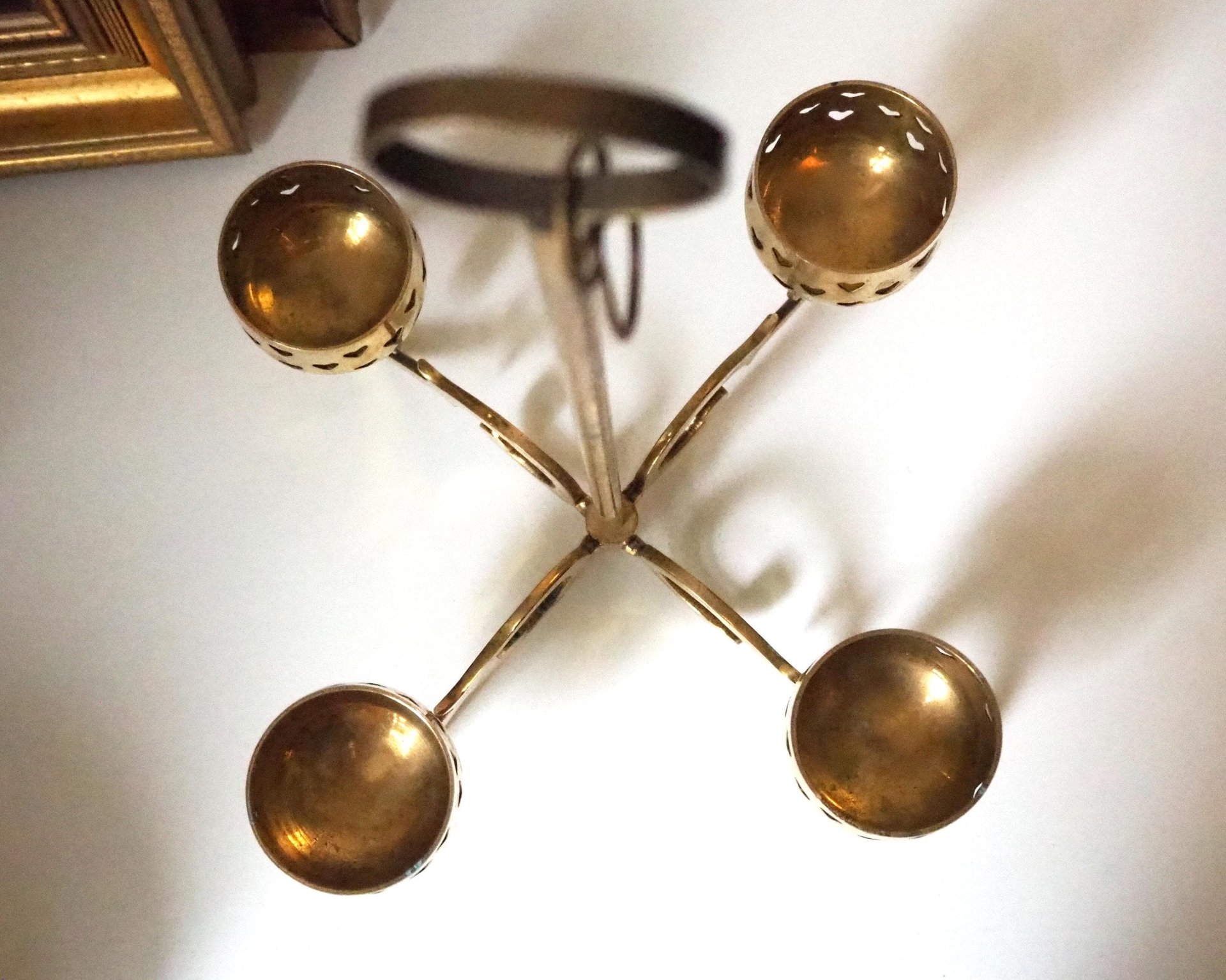 Vintage hanging tealight candle holder | Vintage candelabrum | Hanging brass candelabrum | Hanging brass votive candelabrum