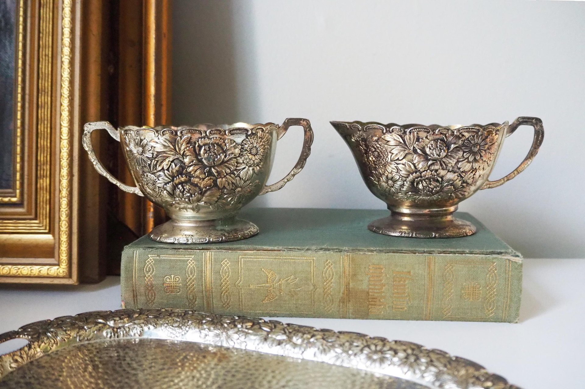 Vintage creamer and sugar bowl set | Vintage silver plated creamer and sugar set | Vintage creamer and sugar bowl set