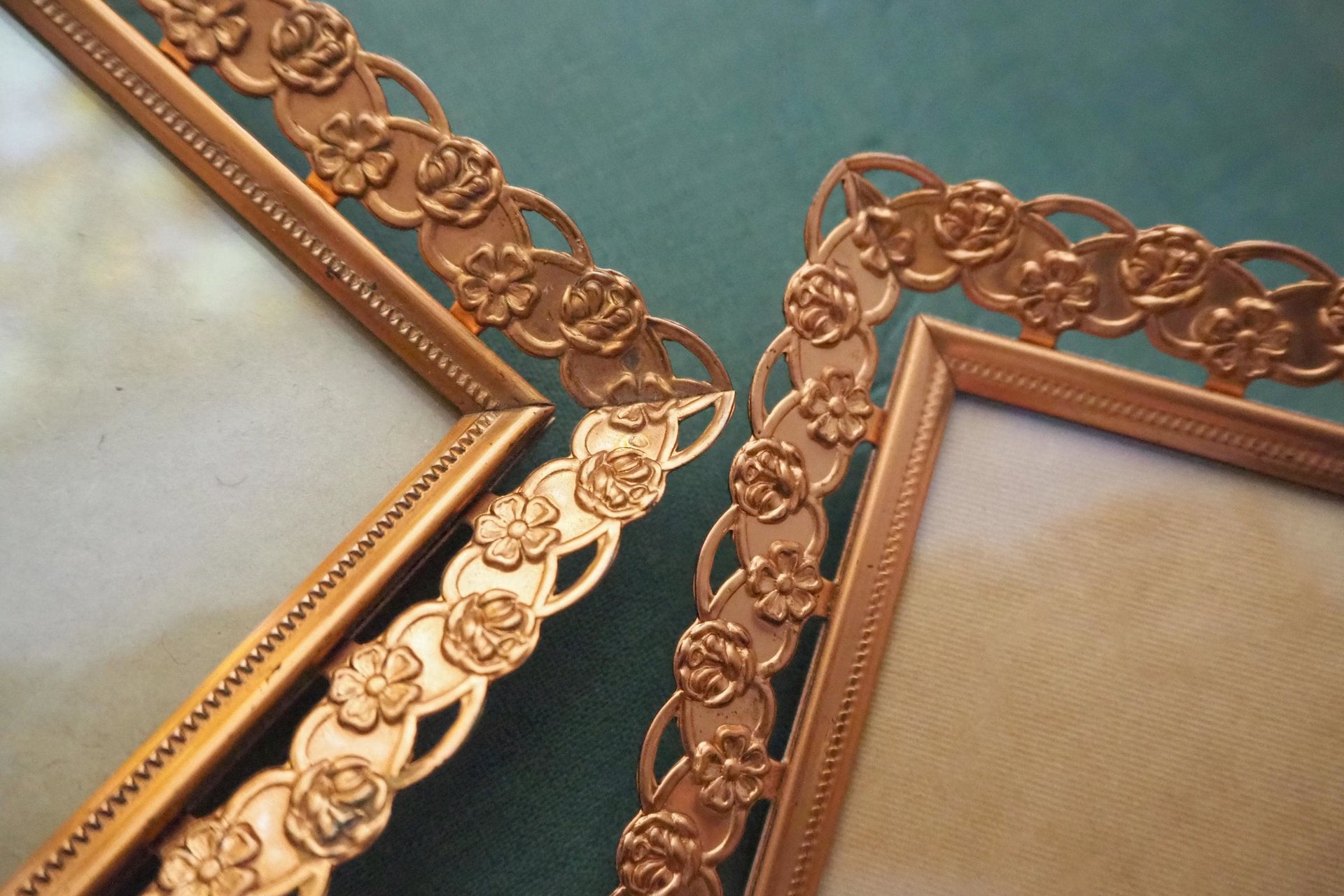 Vintage rose gold photo frames | Set of two vintage photo frames | Rose gold photo frames | Vintage copper tone picture frames