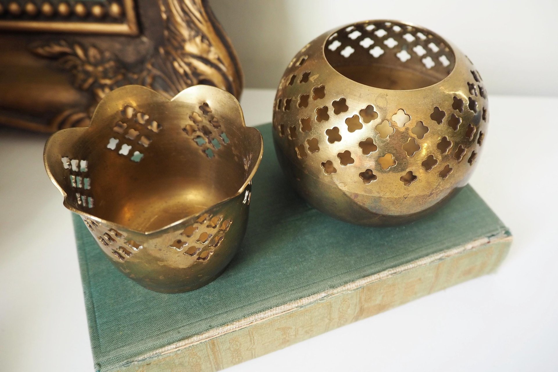 Set of two vintage tealight candle holders | Brass tealight candleholders | Vintage brass votive candleholders | Mismatched tealight holders