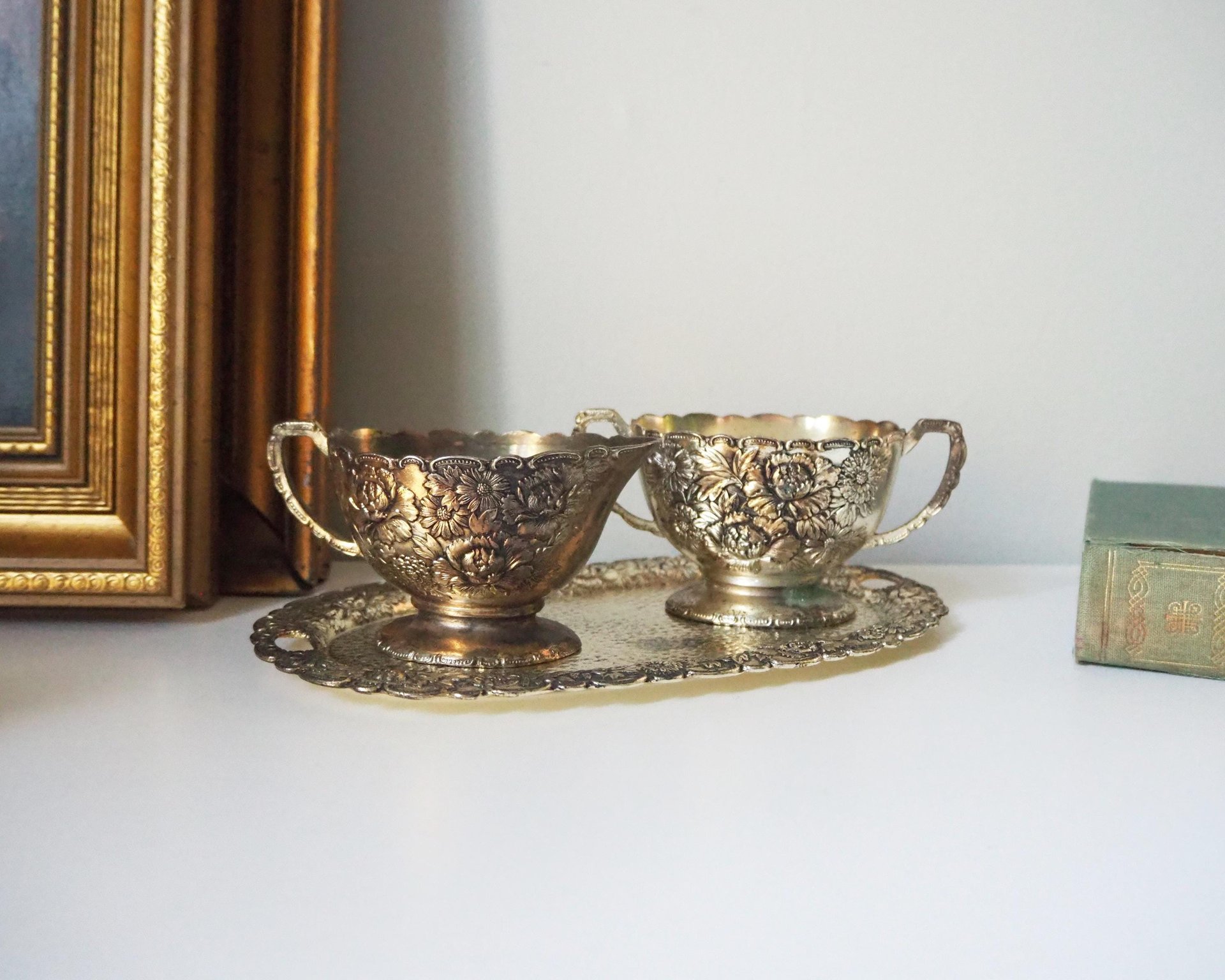 Vintage creamer and sugar bowl set | Vintage silver plated creamer and sugar set | Vintage creamer and sugar bowl set