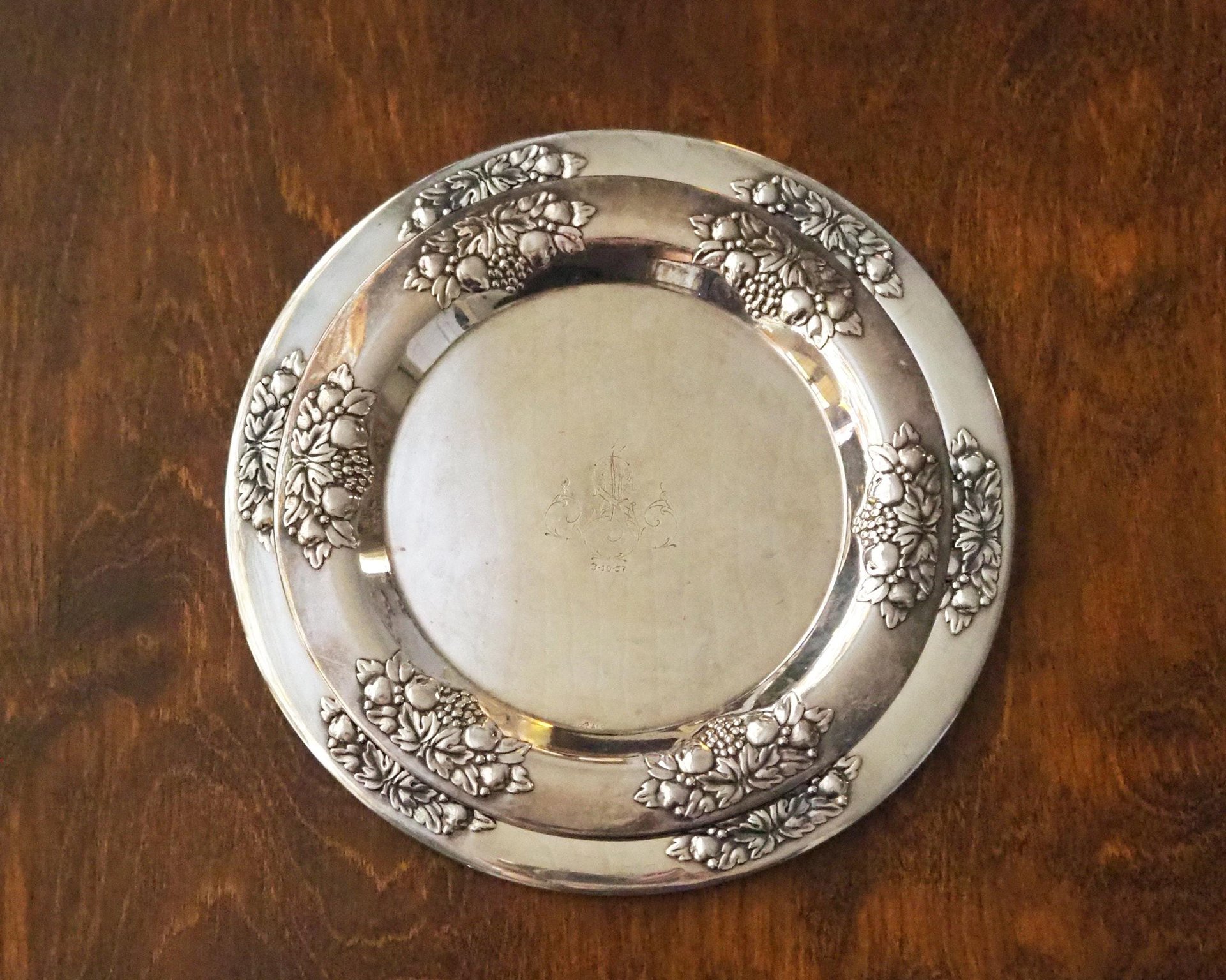 Set of two small vintage alpacca silver trays | Matching small silver trays | Vintage alpacca silver plates | Set of two vintage plates