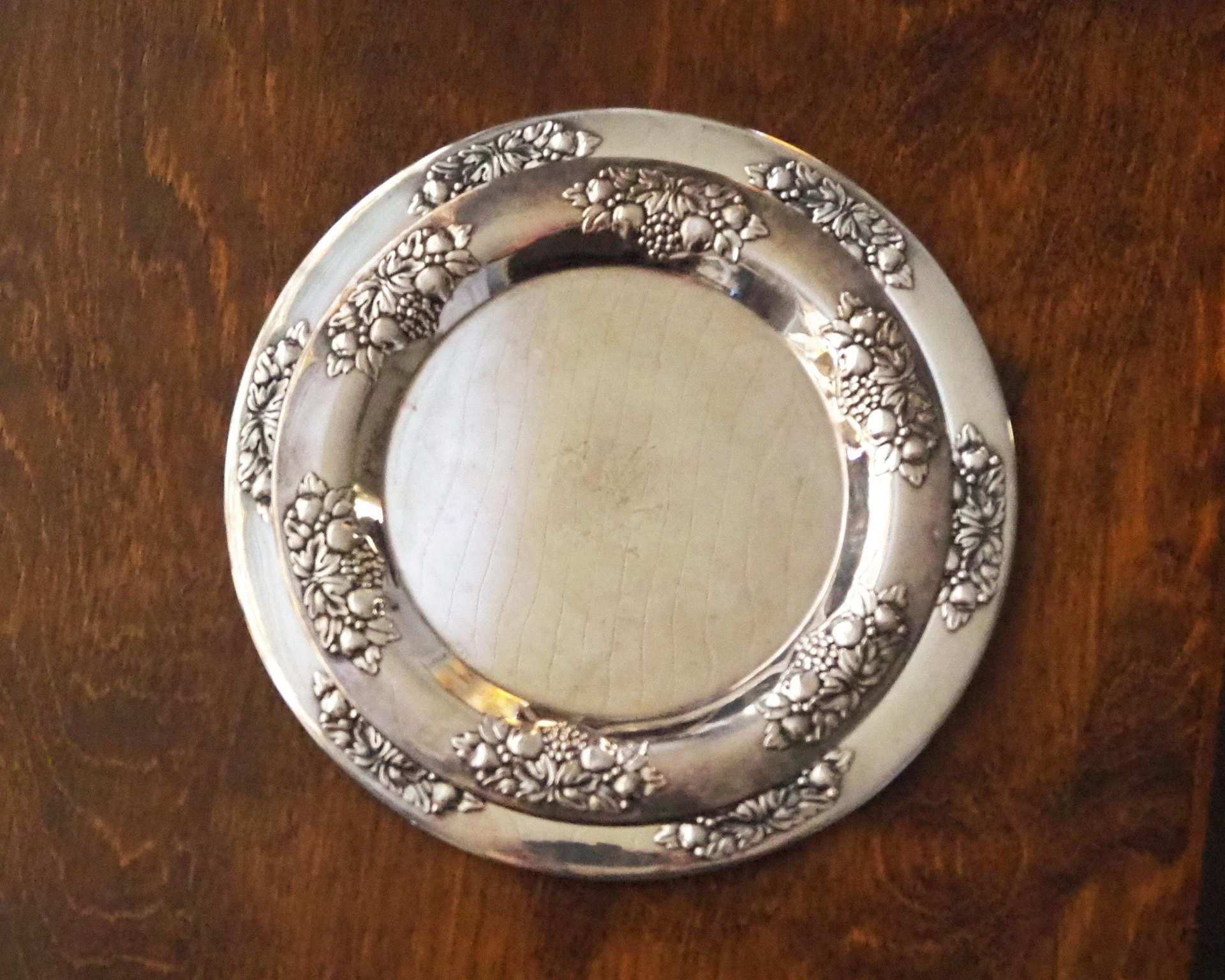 Set of two small vintage alpacca silver trays | Matching small silver trays | Vintage alpacca silver plates | Set of two vintage plates