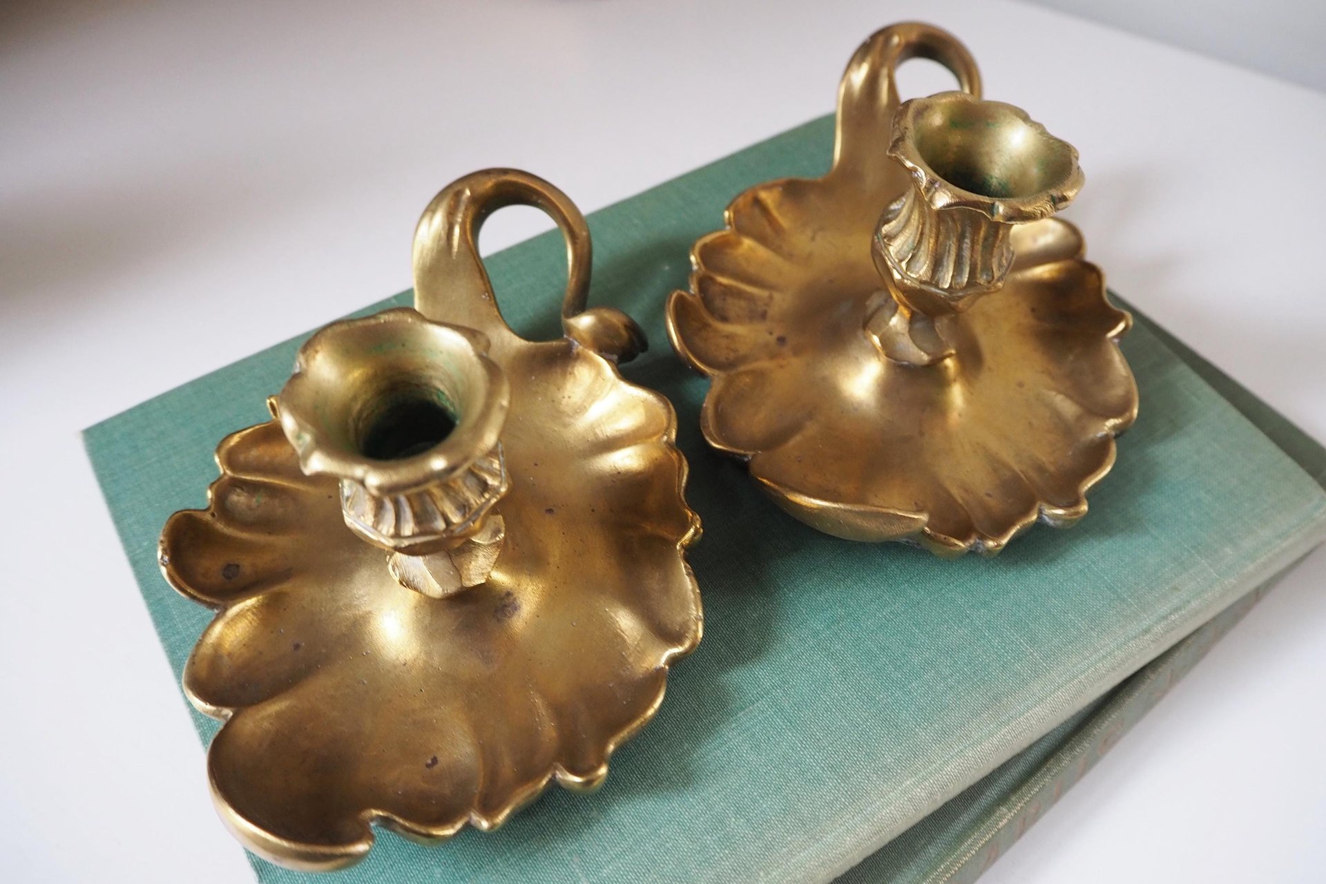 Set of two vintage chamber candlestick holders | Chamber candlestick holders | Antique bronze candleholders | Antique chamber candle holders