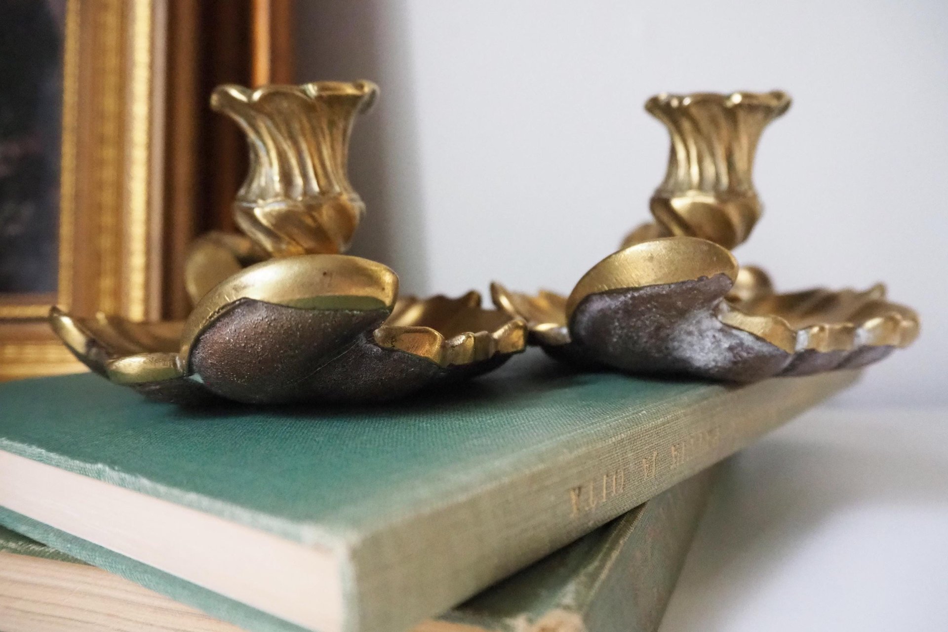 Set of two vintage chamber candlestick holders | Chamber candlestick holders | Antique bronze candleholders | Antique chamber candle holders