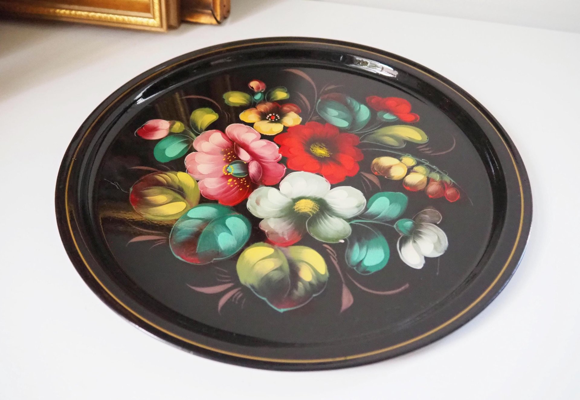 Vintage floral metal tray | Handpainted floral tray | Vintage floral tray | Vintage Zhostovo tray | Round floral metal tray