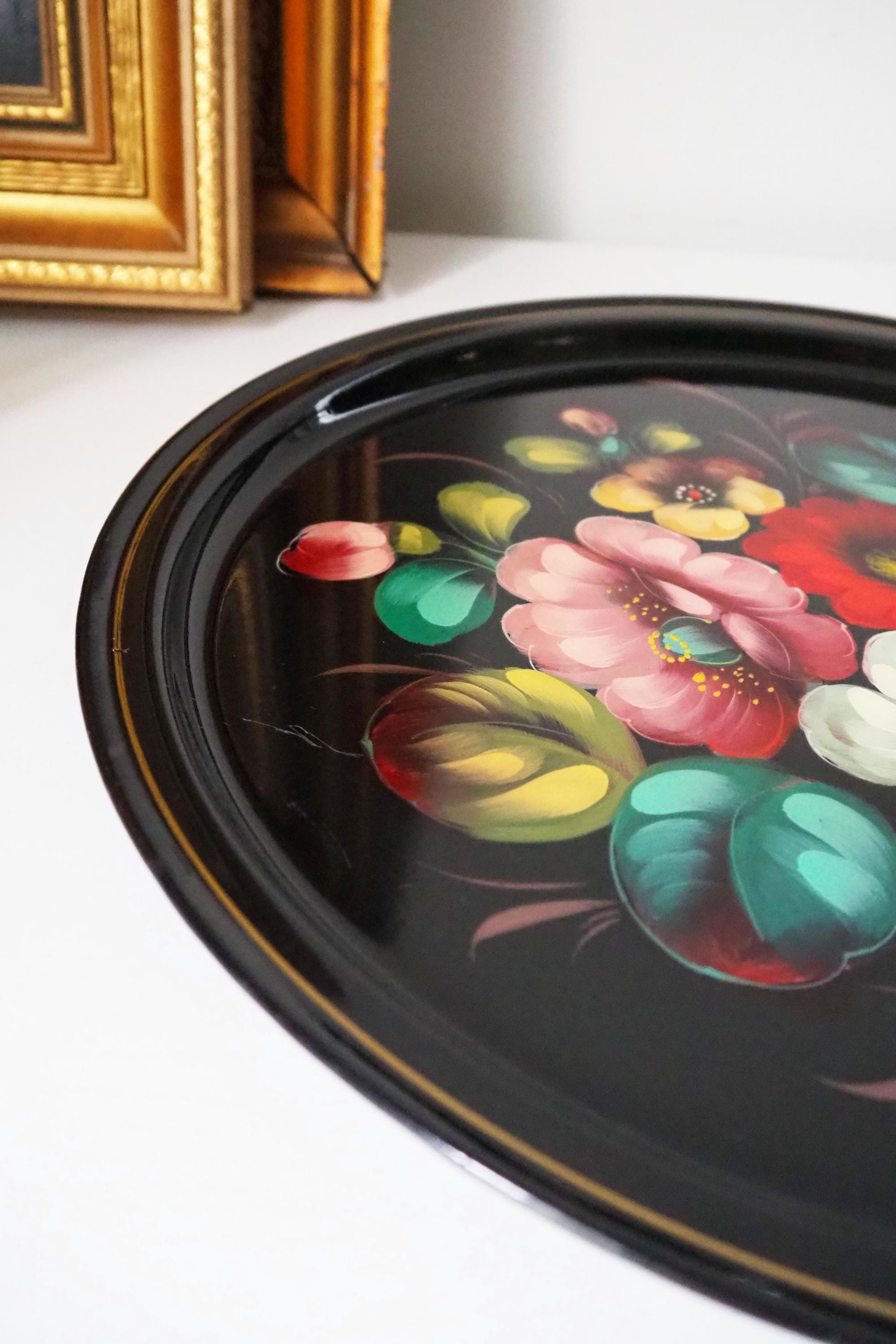Vintage floral metal tray | Handpainted floral tray | Vintage floral tray | Vintage Zhostovo tray | Round floral metal tray