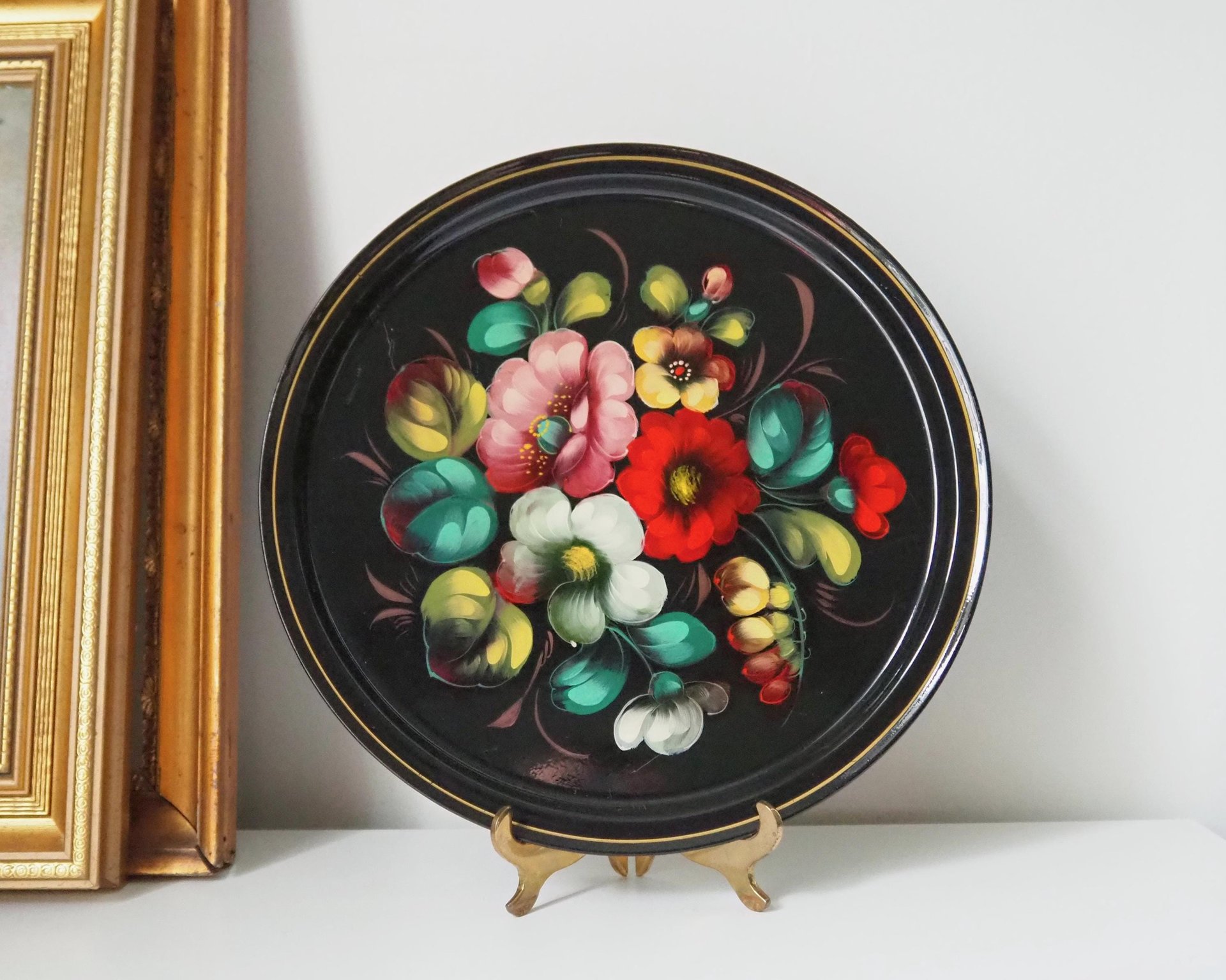 Vintage floral metal tray | Handpainted floral tray | Vintage floral tray | Vintage Zhostovo tray | Round floral metal tray
