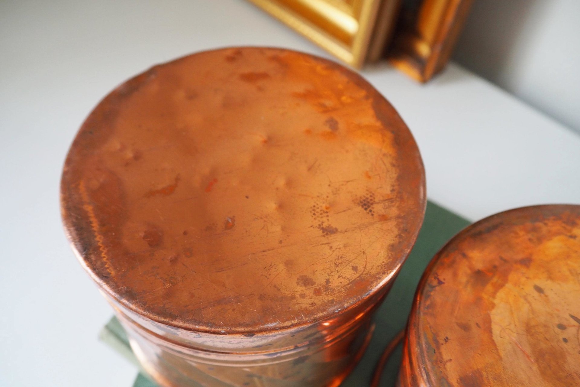 Set of two vintage copper planters | Mismatched copper planters | Round copper planters | Simple copper planters